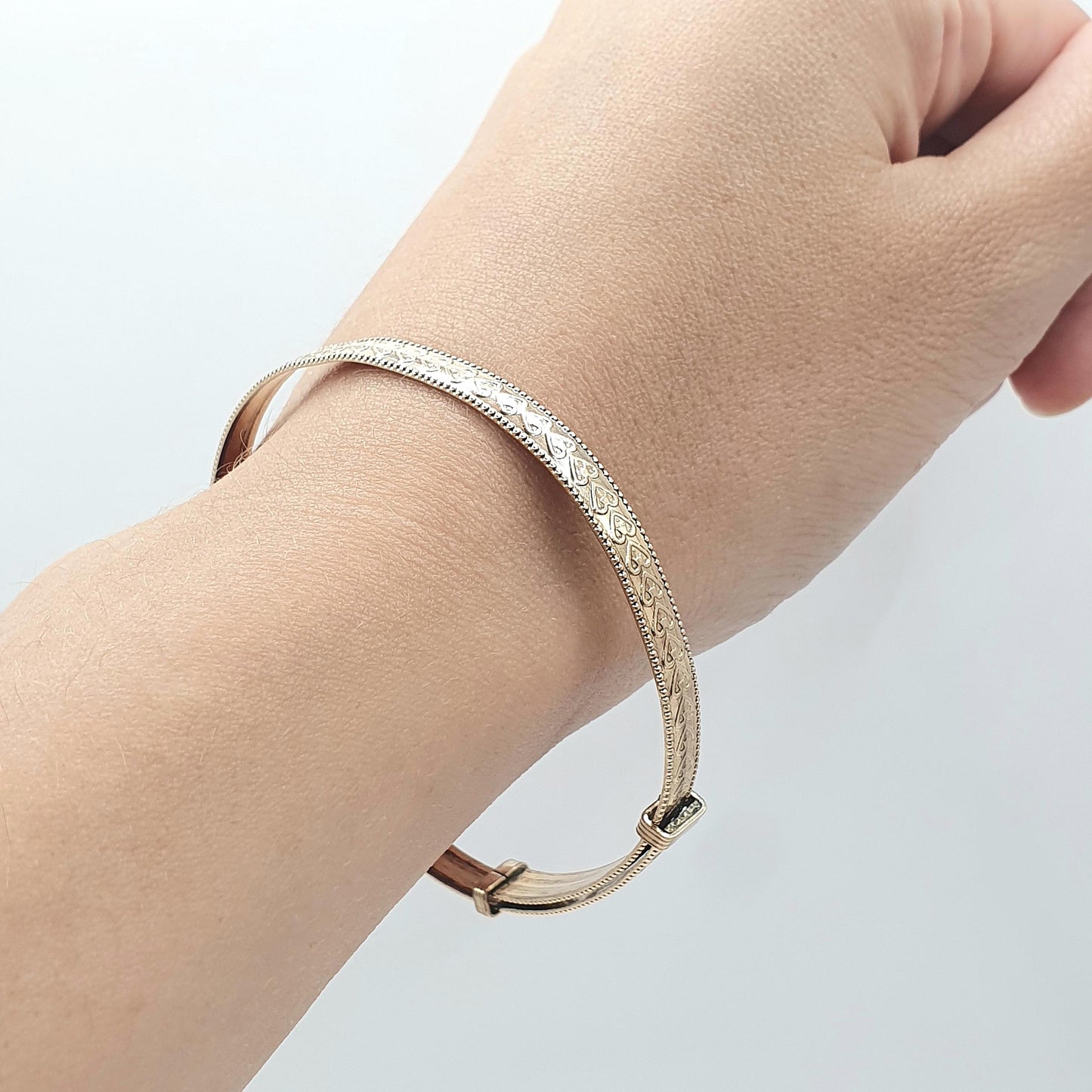 Antique Rolled Gold Bangle Bracelet Gold Filled Heart Pattern Retractable Womens Ladies Jewelry Vintage Jewellery Love Gift