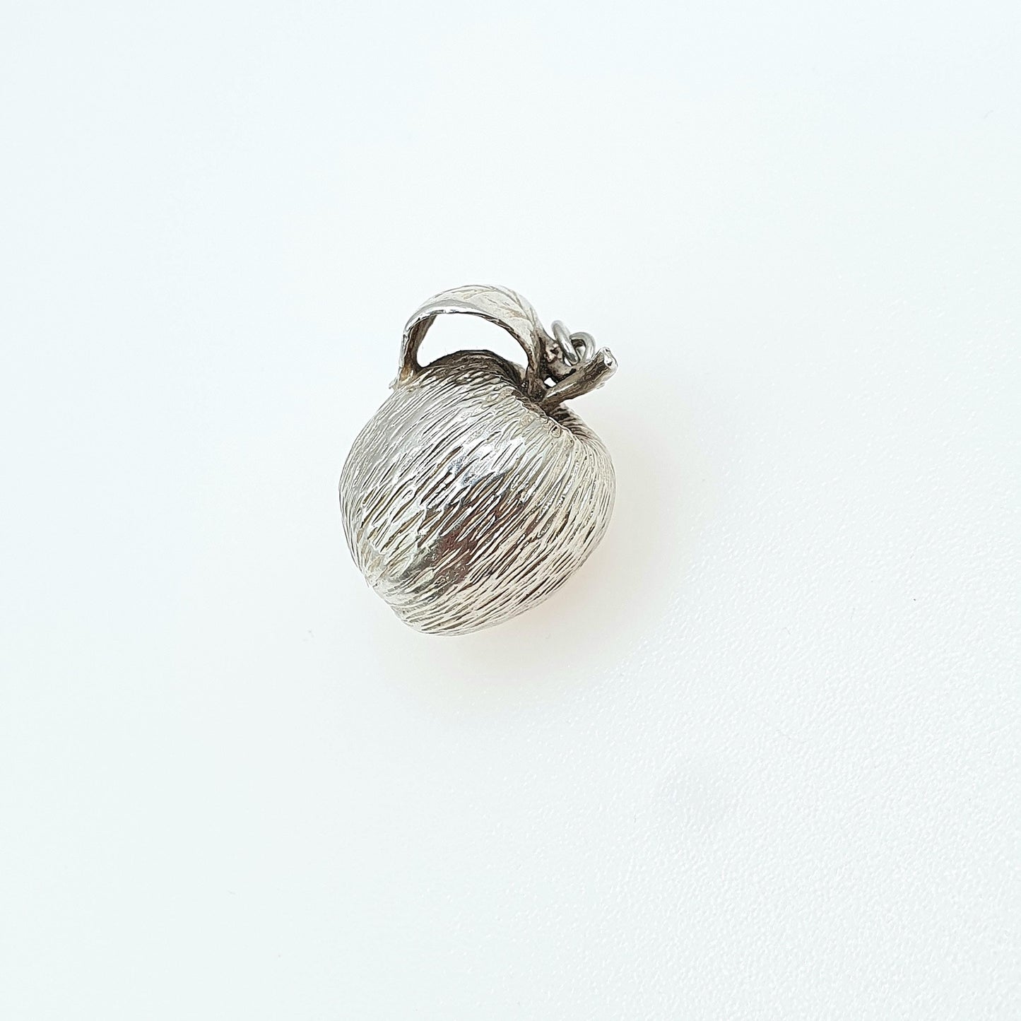 Vintage Sterling Silver Apple Pendant Necklace Forbidden Fruit Kitsch Eden Adam Eve Jewellery Retro Solid 925 Womens Jewelry Jewellery