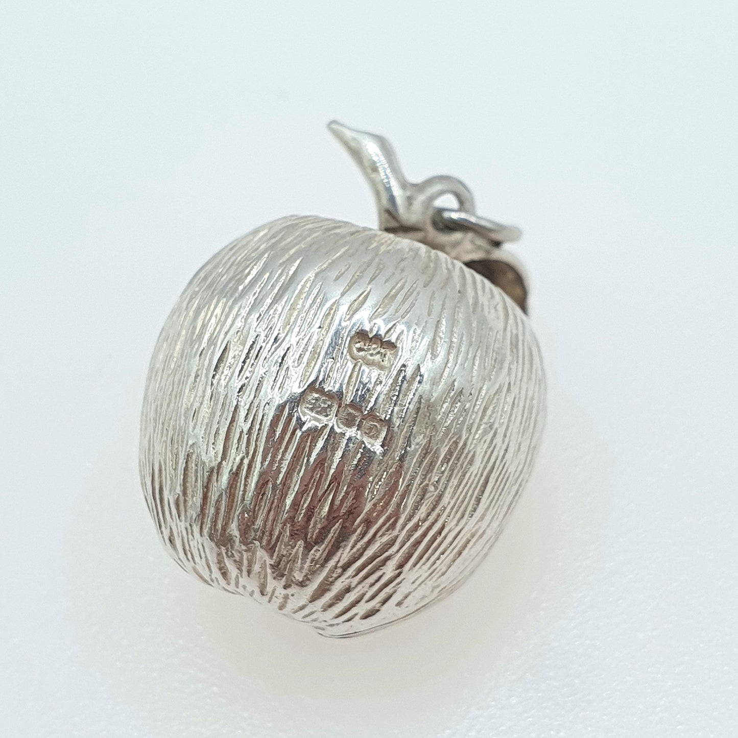 Vintage Sterling Silver Apple Pendant Necklace Forbidden Fruit Kitsch Eden Adam Eve Jewellery Retro Solid 925 Womens Jewelry Jewellery