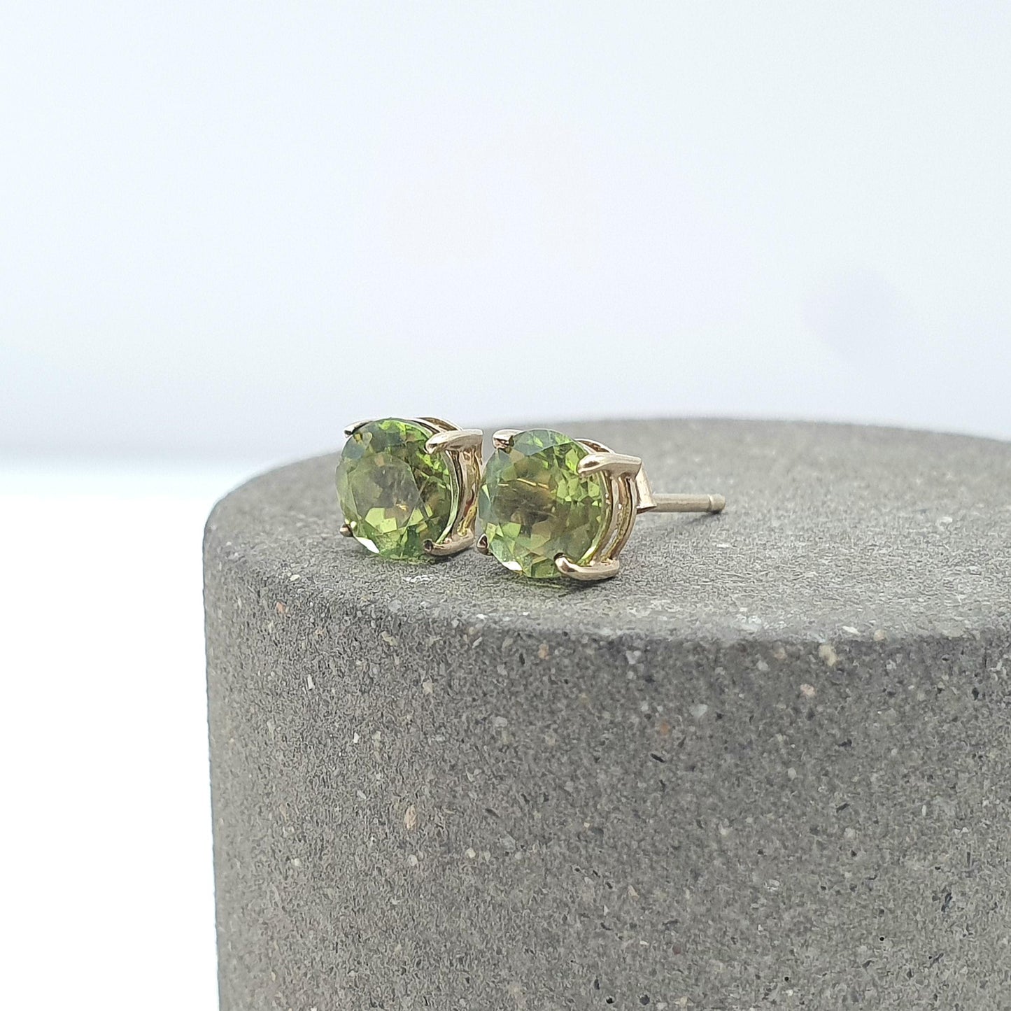 Vintage 9ct Gold Peridot Stud Earrings Olivine Gemstone Green Solid 9k 9kt Round Cut August Birthstone Womens Jewelry Jewellery Mens