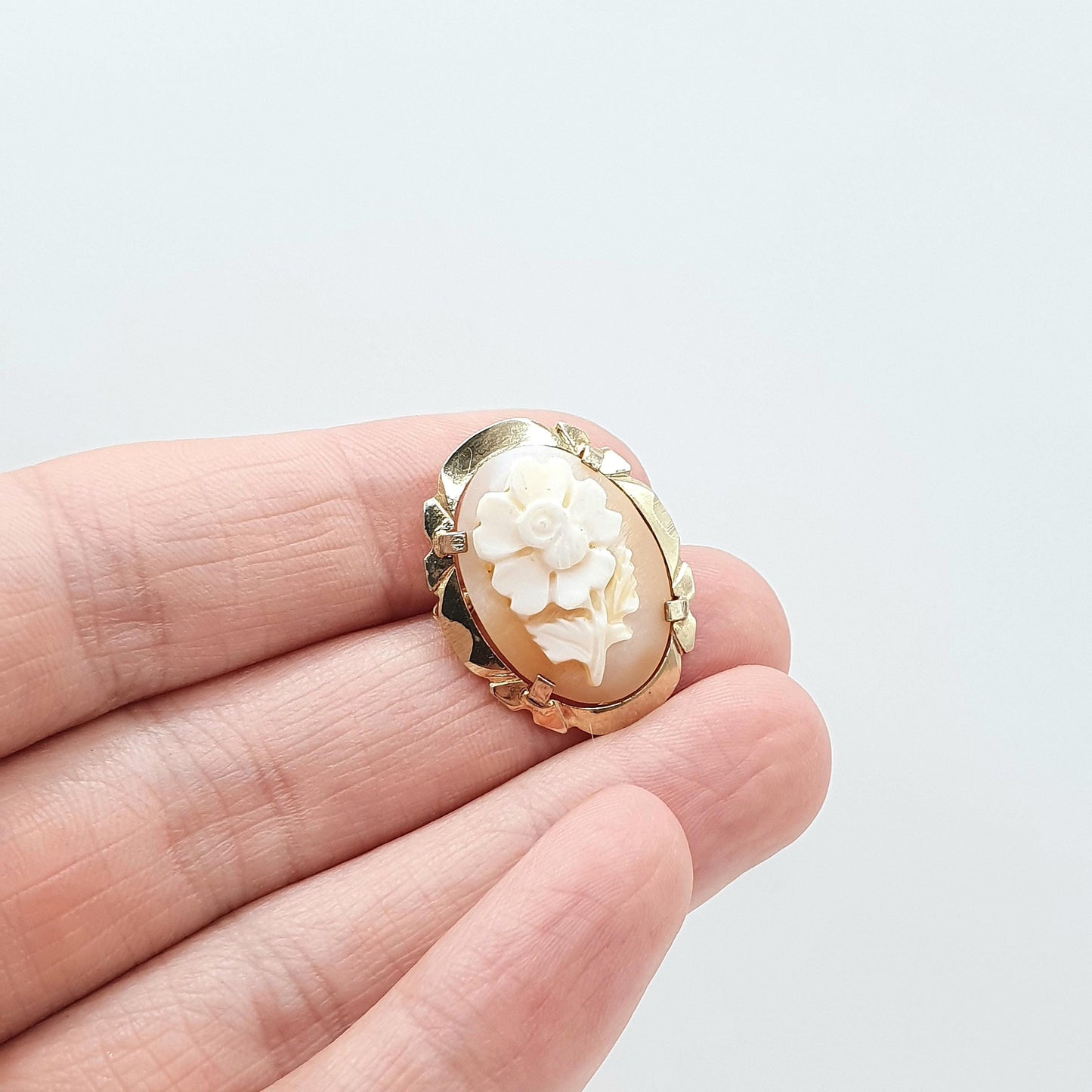 Vintage Sterling Silver Gold Vermeil Flower Cameo Pendant Brooch Hand Carved Shell Floral Jewelry Jewellery Womens Mens Unisex
