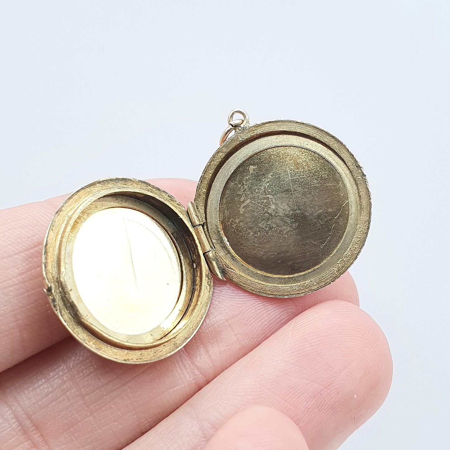 Antique 9ct Gold Round Locket Gyroscope Pattern ack & Front 9k 9kt Circle Vintage Pendant Necklace Jewelry Jewellery Womens