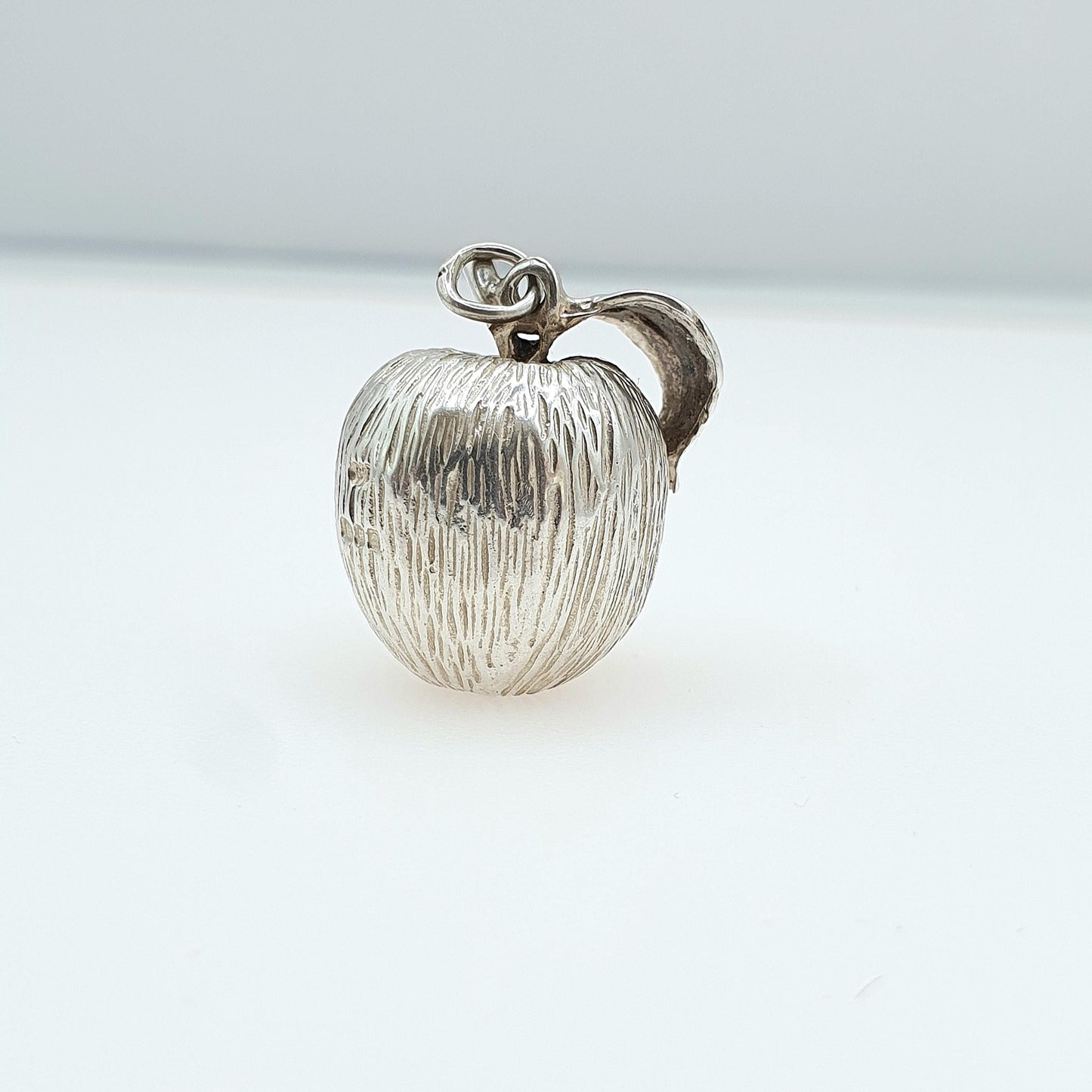 Vintage Sterling Silver Apple Pendant Necklace Forbidden Fruit Kitsch Eden Adam Eve Jewellery Retro Solid 925 Womens Jewelry Jewellery