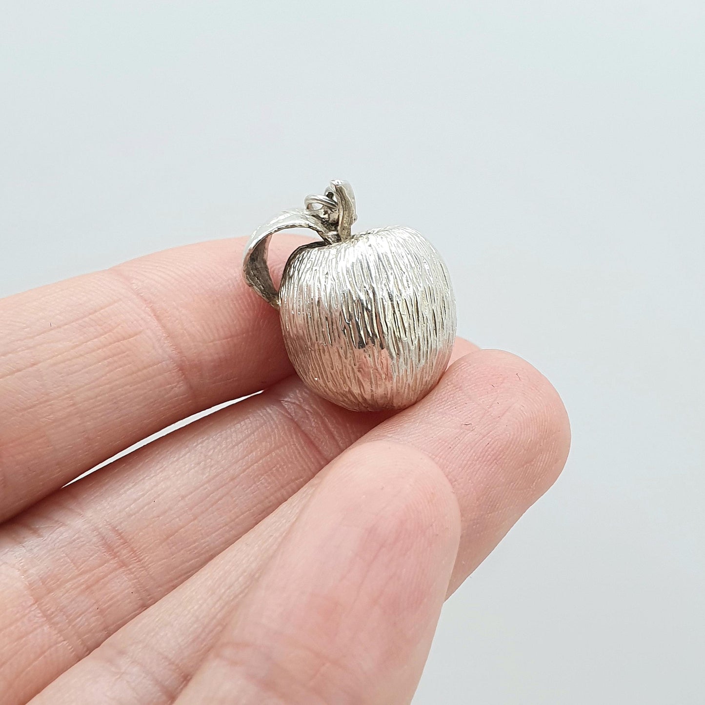 Vintage Sterling Silver Apple Pendant Necklace Forbidden Fruit Kitsch Eden Adam Eve Jewellery Retro Solid 925 Womens Jewelry Jewellery