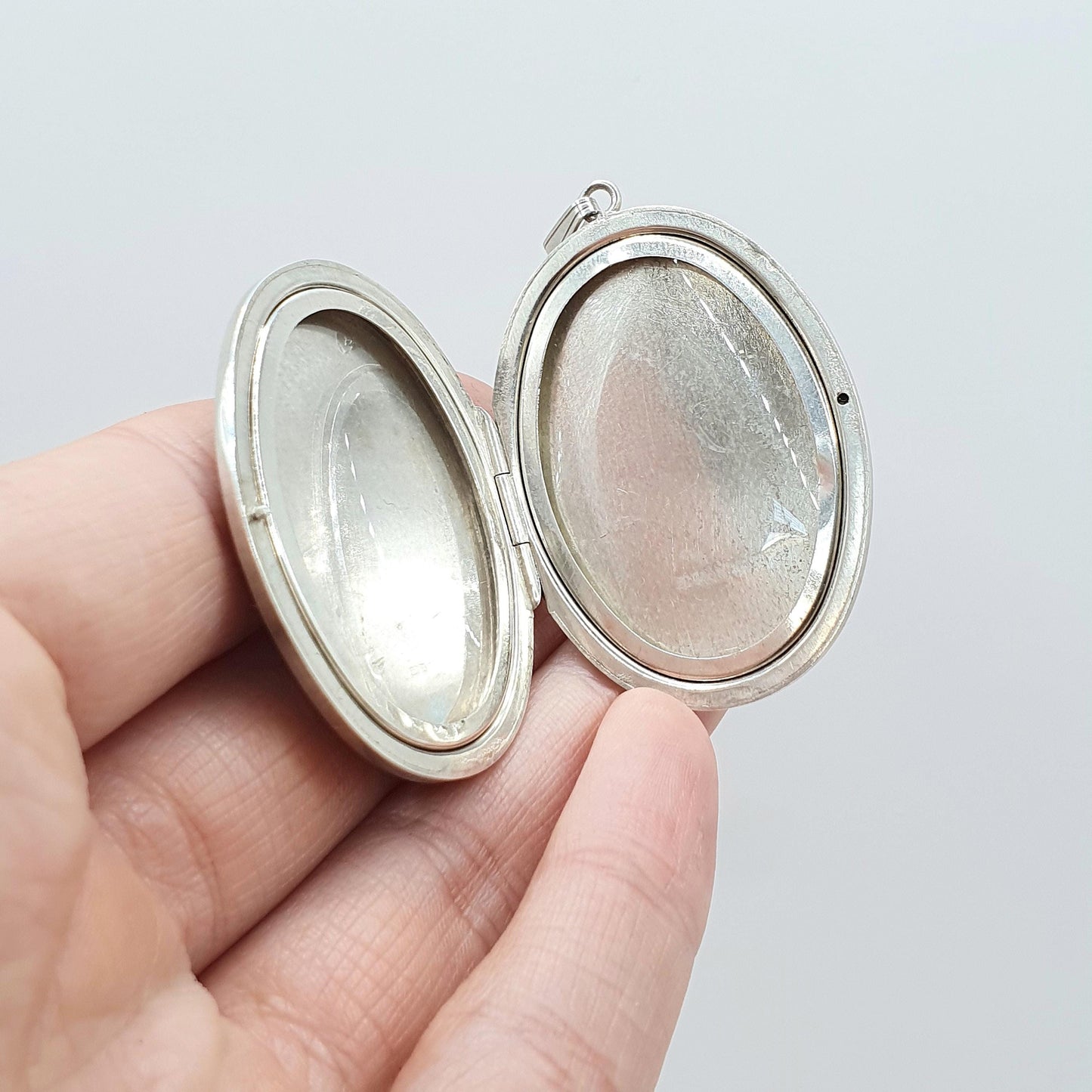 Vintage Sterling Silver Large Oval Locket Hand Engraved 1972 Hallmark Solid 925 Keepsake Photo Big Womens Jewelry Mens Unisex Jewellery