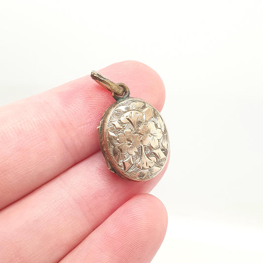 Antique Victorian 9ct Gold Locket 9kt 9k Back and Front Tiny Small Oval Engraved Pendant Necklace Picture Photo Vintage