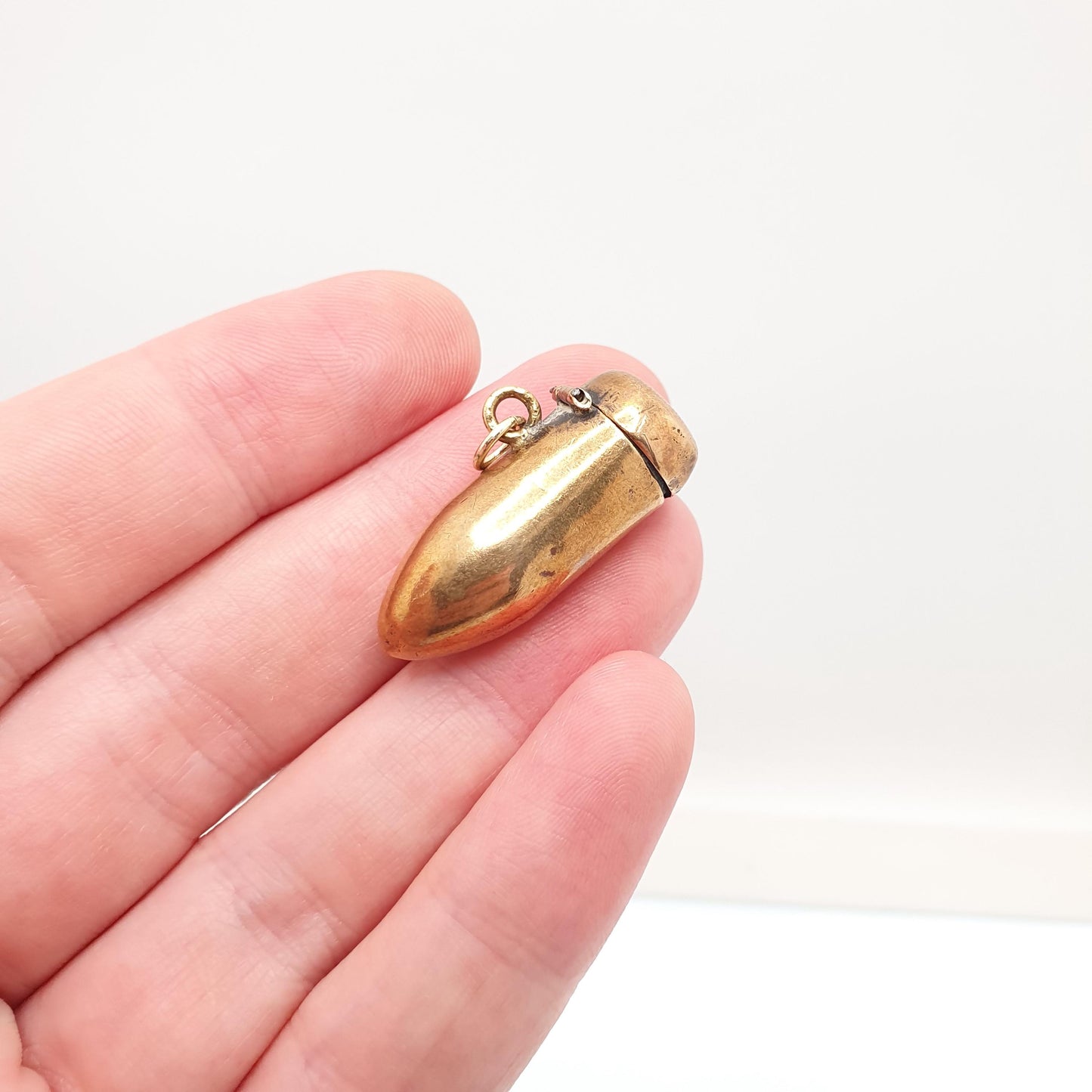 Antique Bullet Shaped Locket Necklace Pendant Gold Tone Base Metal Snuff Pill Box Shooting Gun Round Vintage Mens Womens Jewelry Jewellery