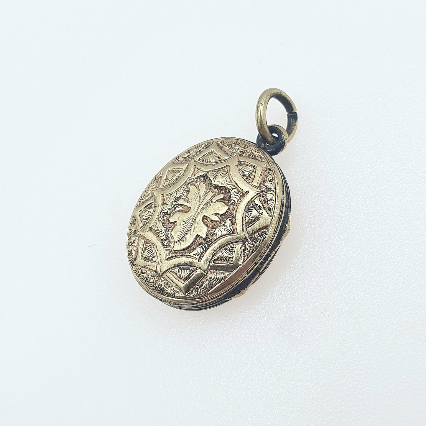 Antique Victorian Gold Gilt Oval Locket Geometric Leaf Pattern Picture Photo Vintage Mens Womens Jewellery Jewelry