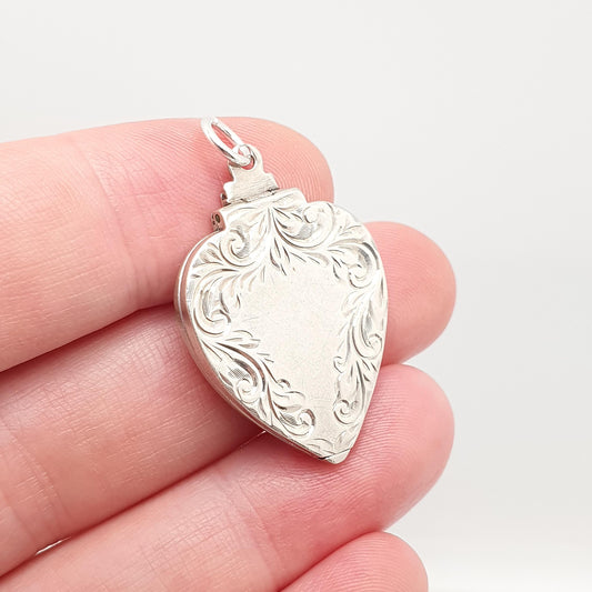 Antique Sterling Silver Locket Art Deco Heart Shape Geometric Pattern Arrow Necklace Pendant 1920s Picture Photo Jewelry Vintage Jewellery
