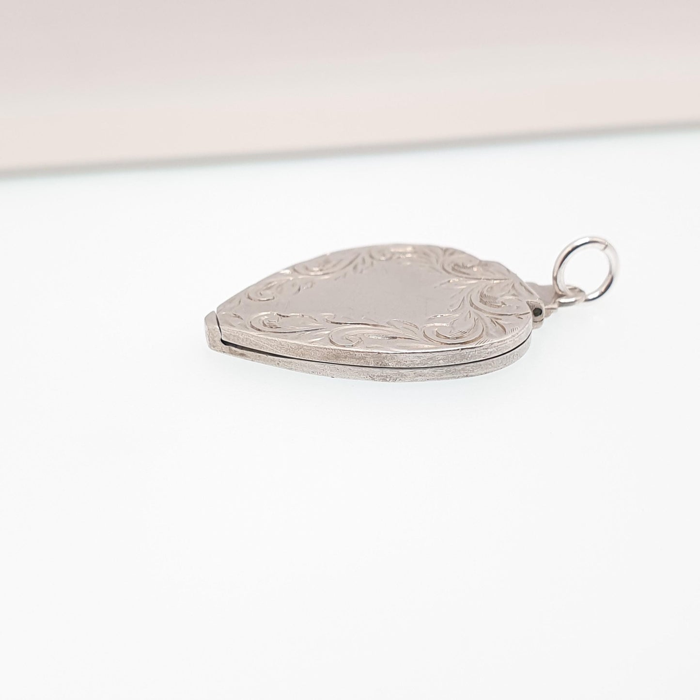 Antique Sterling Silver Locket Art Deco Heart Shape Geometric Pattern Arrow Necklace Pendant 1920s Picture Photo Jewelry Vintage Jewellery