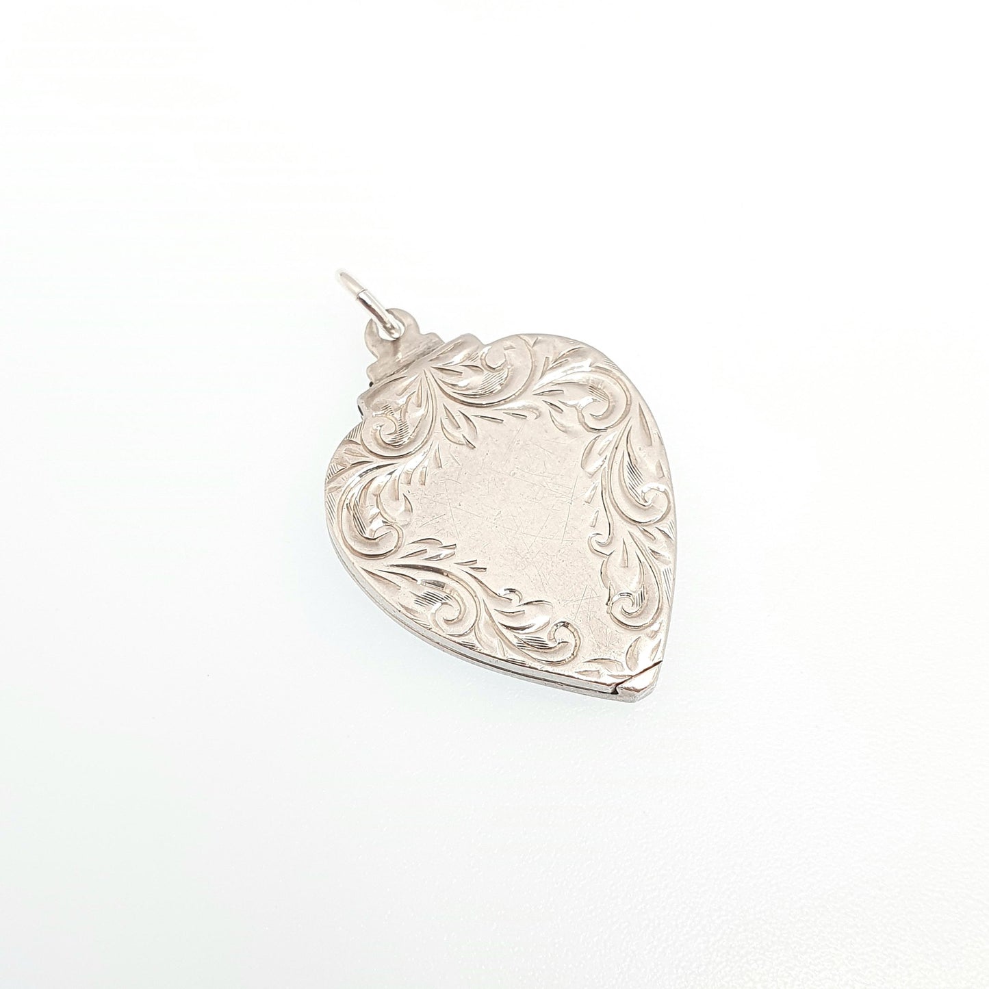 Antique Sterling Silver Locket Art Deco Heart Shape Geometric Pattern Arrow Necklace Pendant 1920s Picture Photo Jewelry Vintage Jewellery