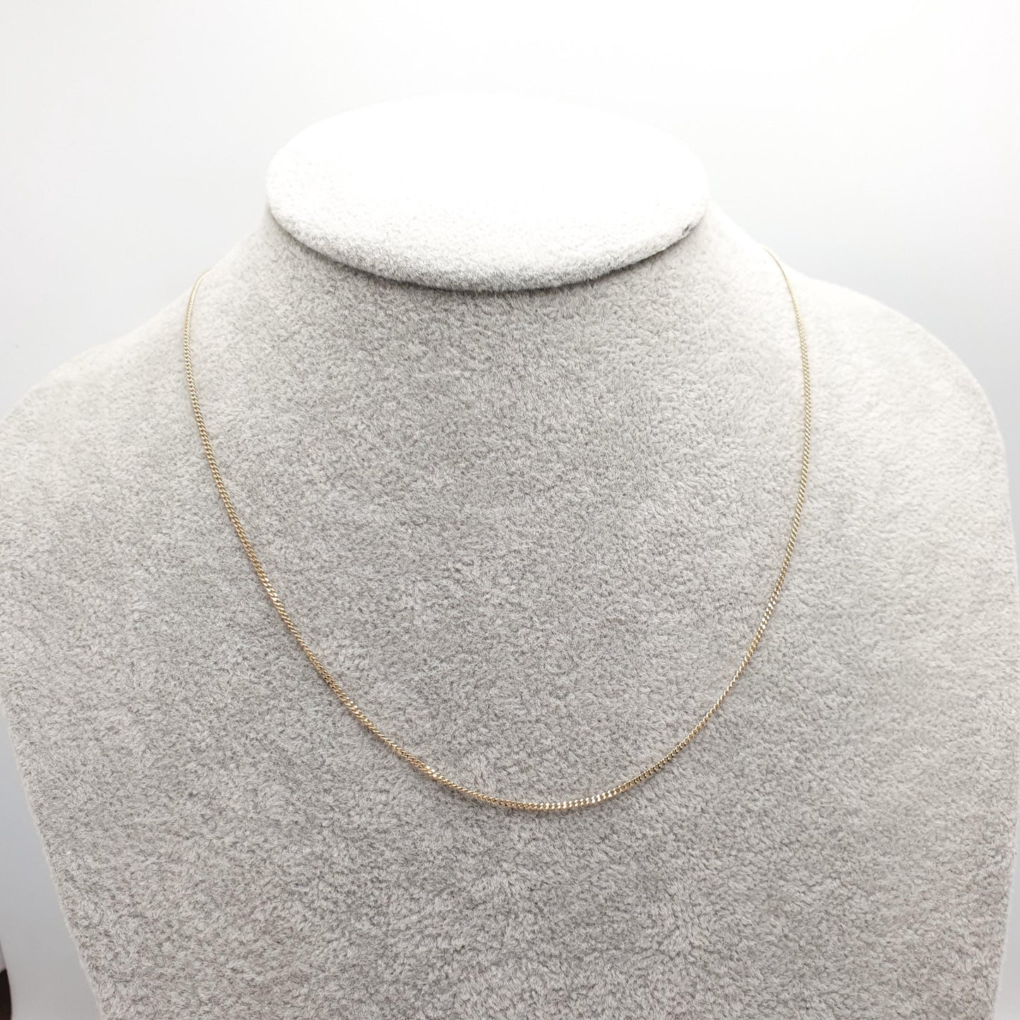 Vintage 9k 9ct Gold Chain Necklace Curb Link Yellow 45cm 17.7" 1.74g Solid 375 9 Carat Retro Fine Mens Womens Jewelry Jewellery