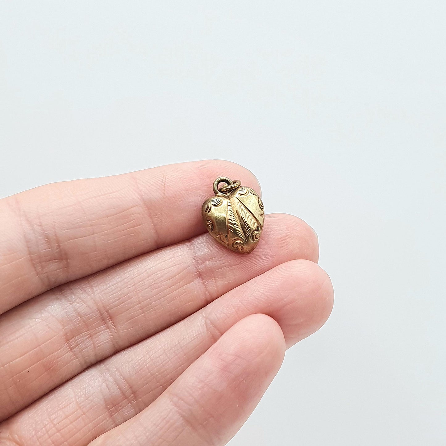 Antique Victorian Rolled Gold Heart Pendant Charm Geometric Gold Filled Leaf Embossed Love Gift Sweet Womens Jewelry Vintage Jewellery