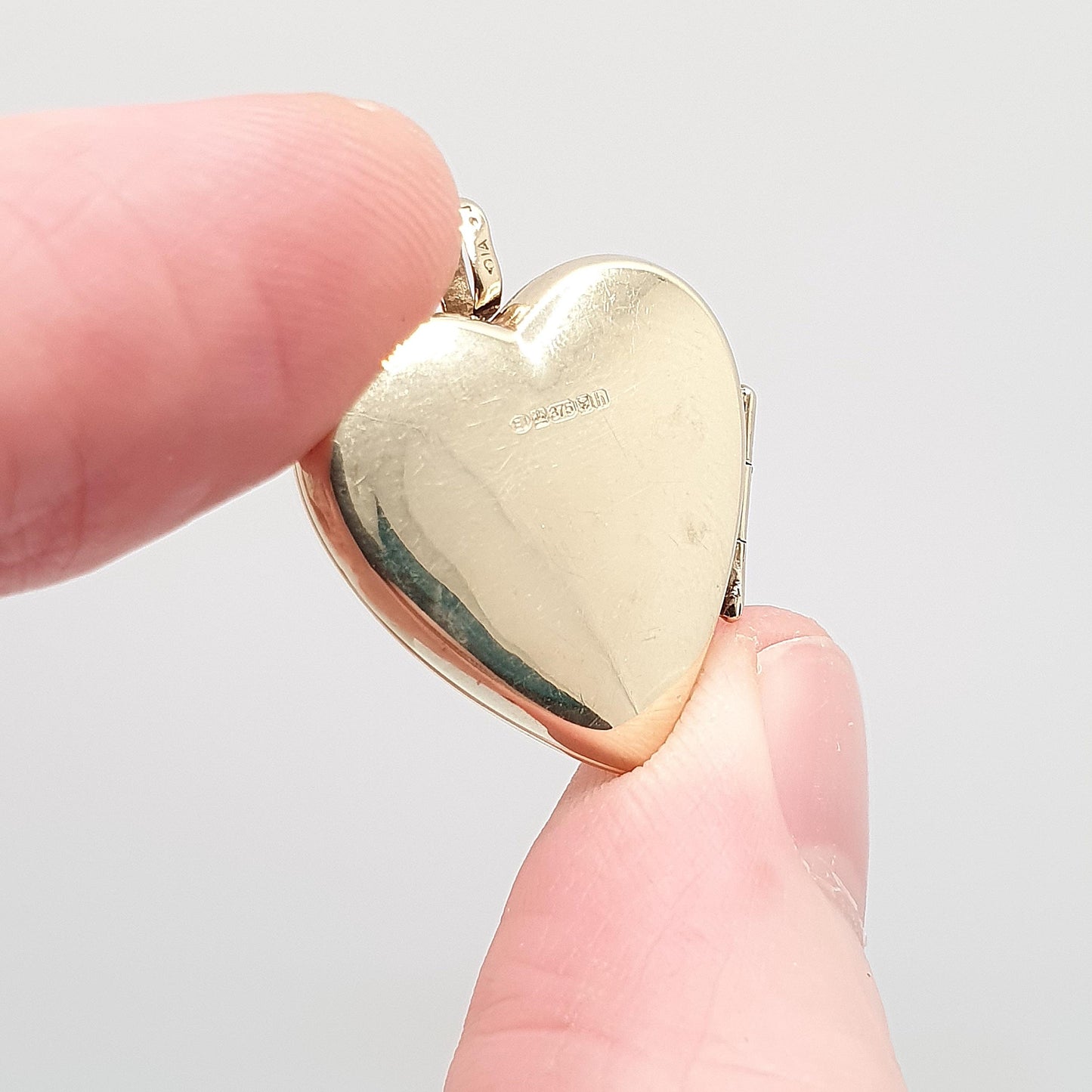 Vintage Solid 9ct 9k Gold Diamond Heart Locket Star Centre White Gold Highlights Necklace Photo Picture Pendant Jewelry Jewellery