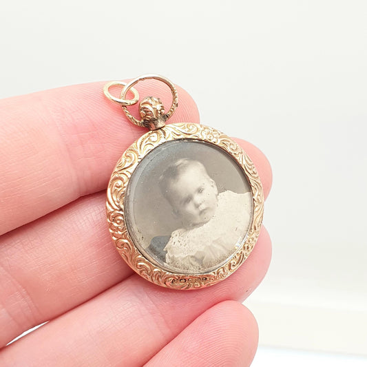 Antique 9ct 375 Gold Locket Pendant Round Necklace Double Sided Embossed Border 1905 Hallmark Photo Solid 9k Vintage Round Jewelry Jewellery
