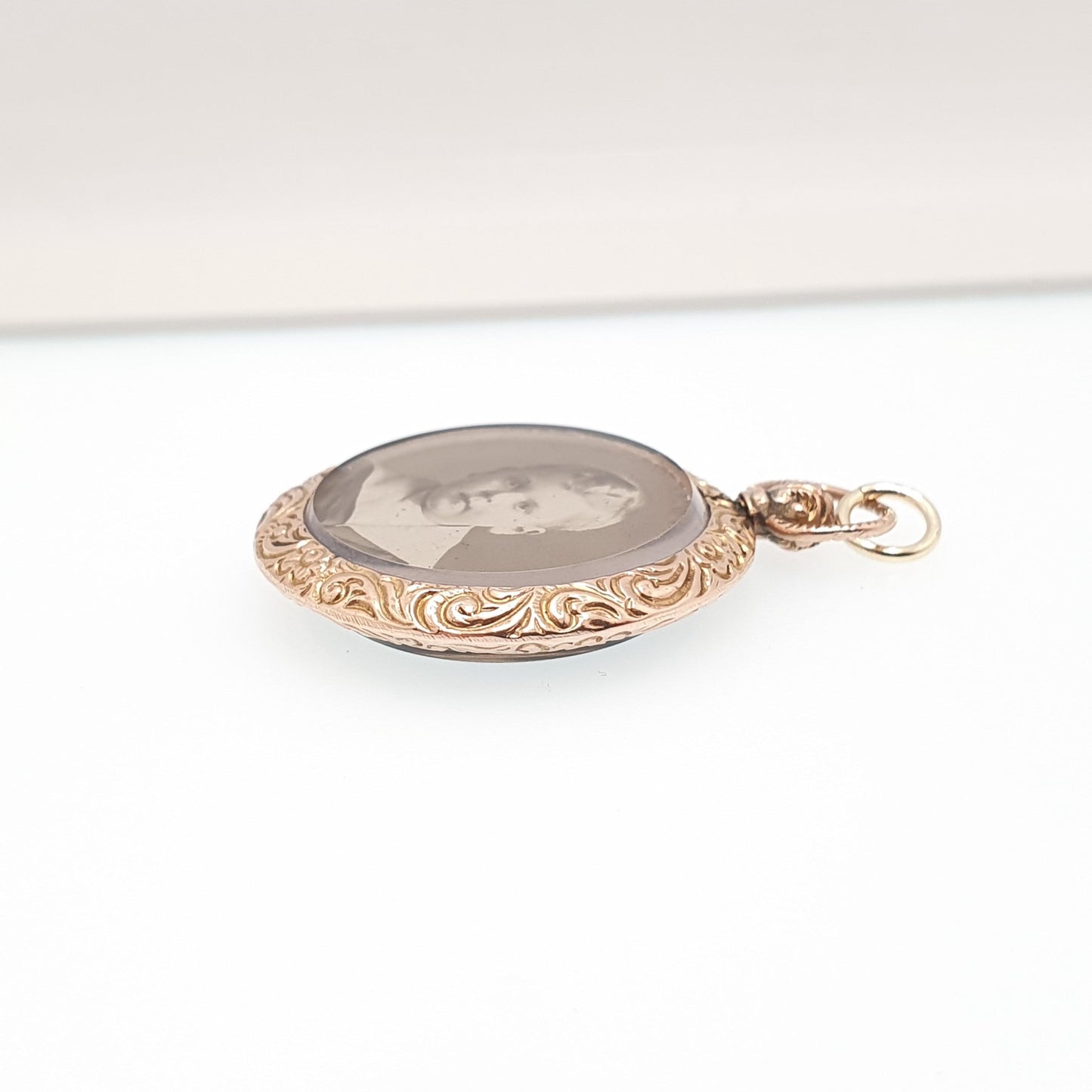 Antique 9ct 375 Gold Locket Pendant Round Necklace Double Sided Embossed Border 1905 Hallmark Photo Solid 9k Vintage Round Jewelry Jewellery