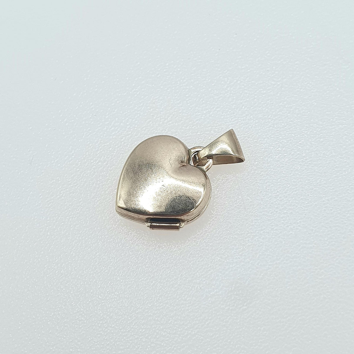 Vintage 9ct Gold Tiny Heart Locket Very Small Petite Embossed All Solid 9k 9kt Retro Womens Jewelry Jewellery