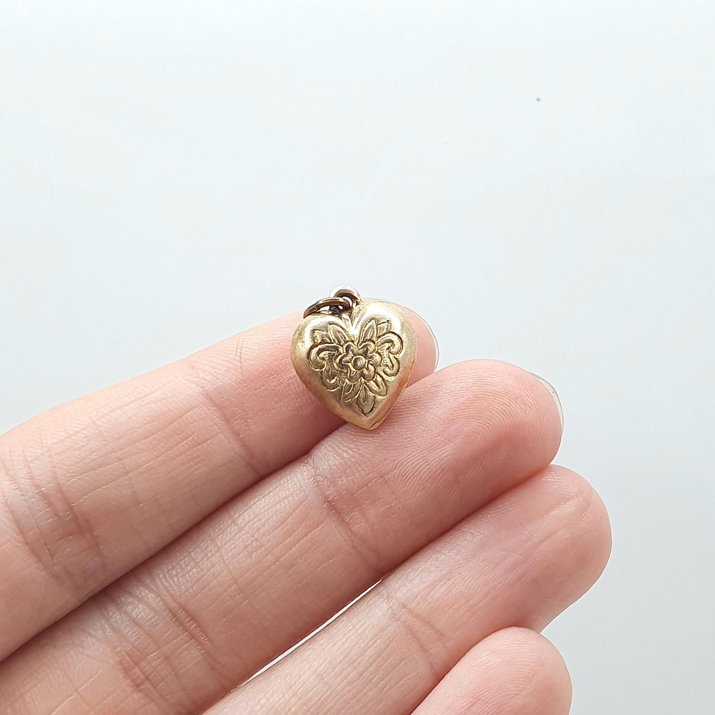 Antique Victorian Rolled Gold Heart Pendant Charm Flower Embossed Gold Filled Love Gift Sweet Womens Jewelry Vintage Jewellery