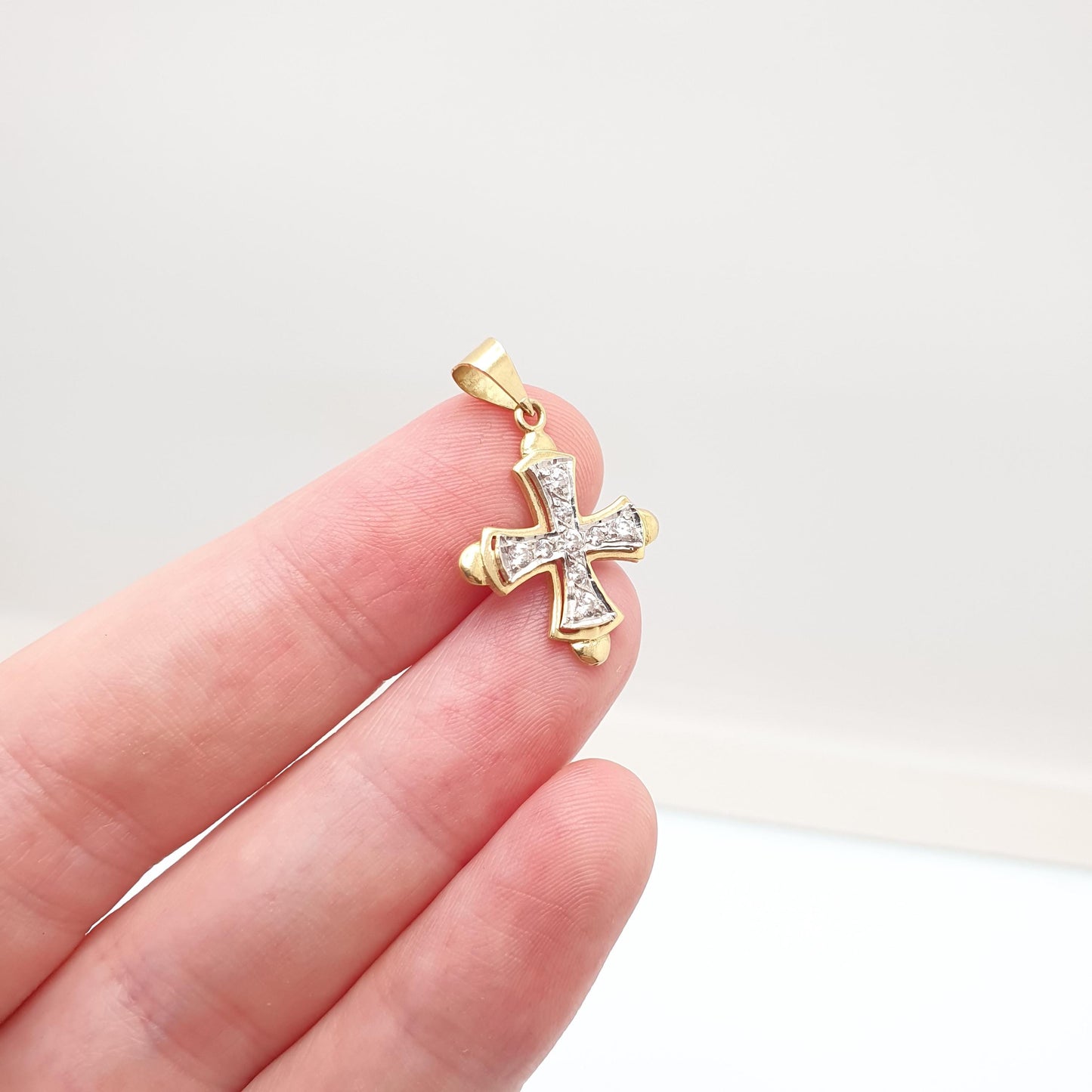 Vintage 18ct Gold Maltese Cross Pendant Necklace CZ Solid 750 18kt Cubic Zirconia Cruciform Crucifix Jewelry Jewellery