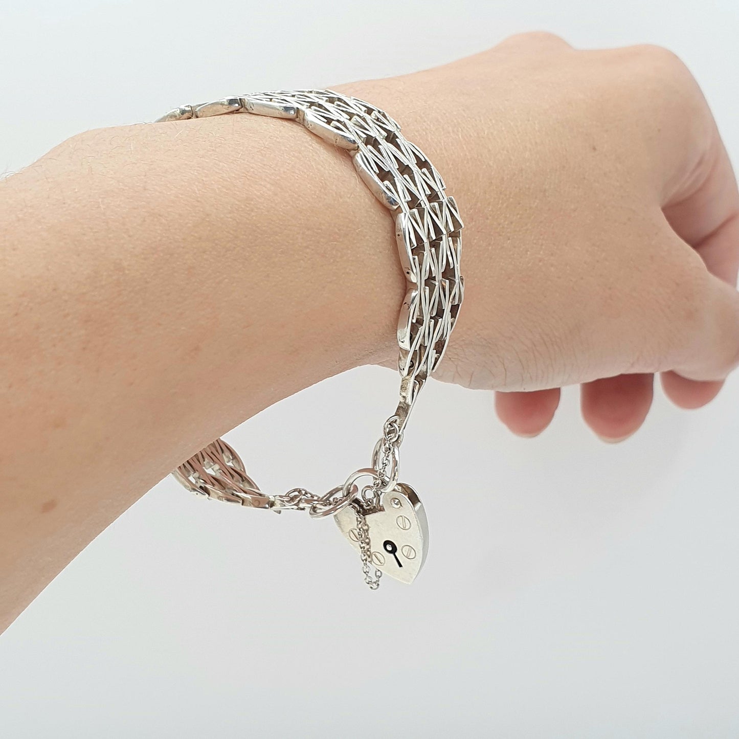 Vintage Sterling Silver Gate Link Bracelet Padlock Clasp X Shape Links Solid 925 1976 Hallmark 26.17g 18.5cm 7.2” Womens Jewelry Jewellery