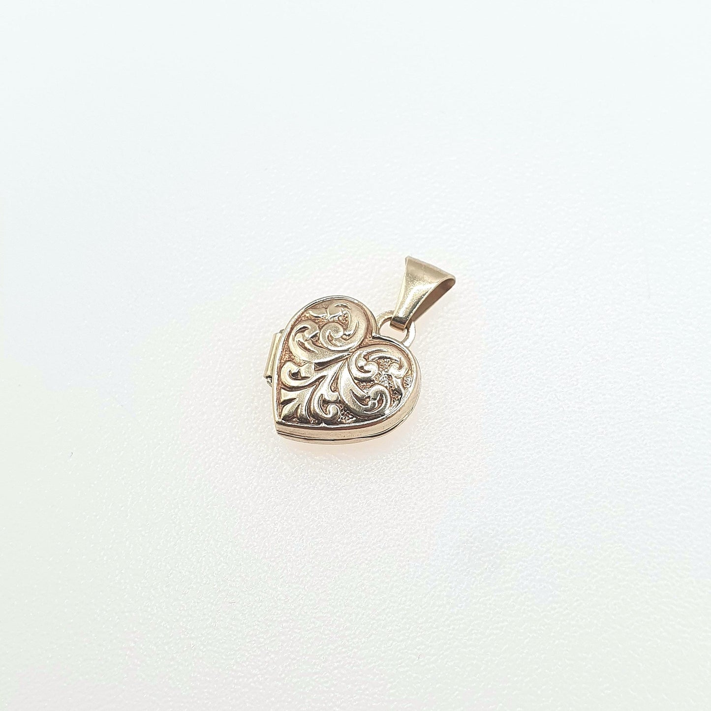 Vintage 9ct Gold Tiny Heart Locket Very Small Petite Embossed All Solid 9k 9kt Retro Womens Jewelry Jewellery