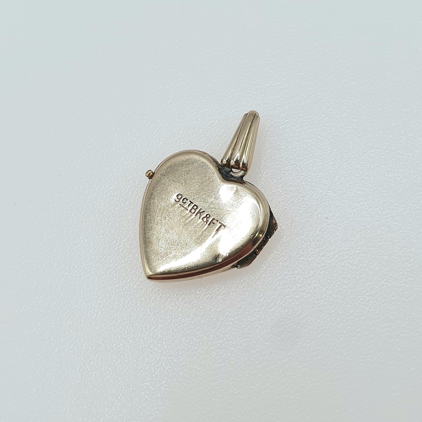 Old Vintage 9ct Gold Heart Locket Gyroscope 9k Back and Front Tiny Small Pattern Gift Necklace Jewelry Womens Mens Love Jewellery