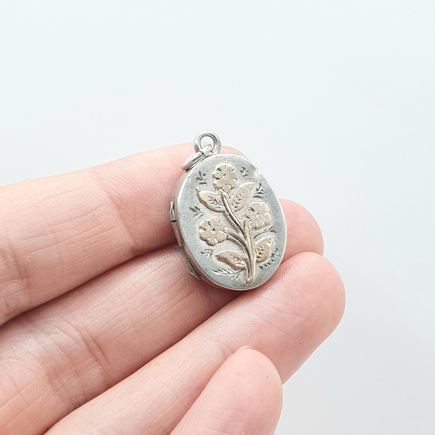 Antique Victorian Sterling Silver Locket 1899 Hallmark Rose Gold Flowers Oval Pendant Necklace Photo Vintage Jewelry Jewellery