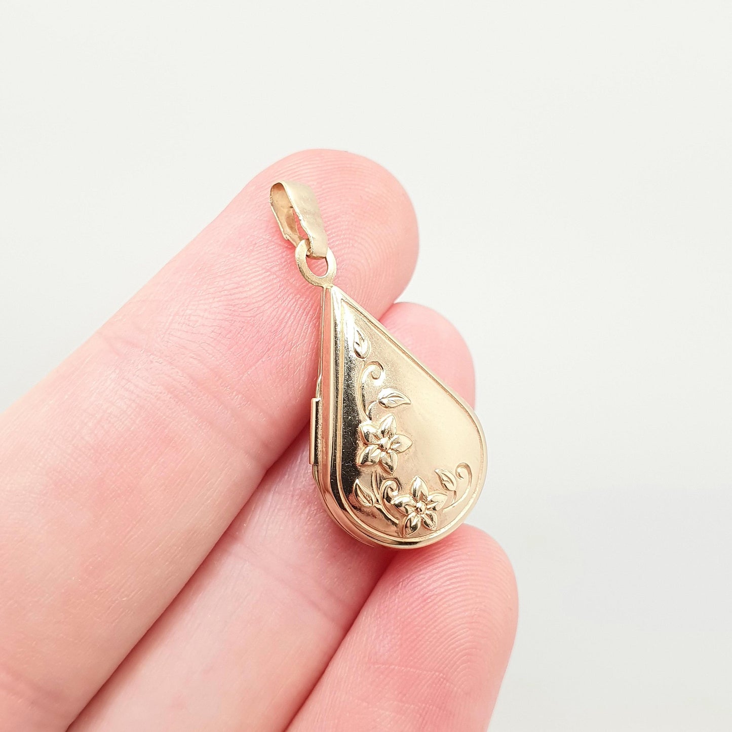 Vintage Solid 9ct 9k Gold Locket Teardrop Pear All 375 9 Carat Gold Flower Embossed Necklace Photo Picture Pendant