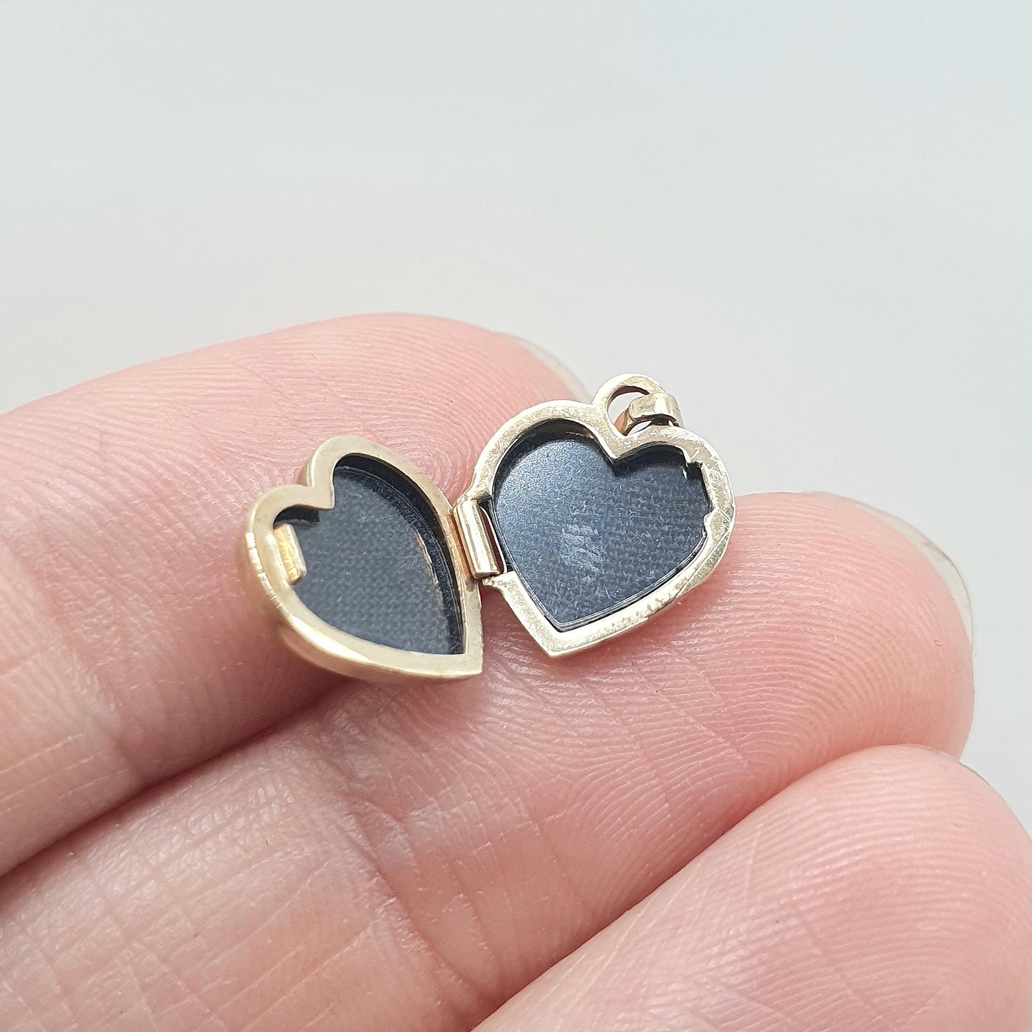 Vintage 9ct Gold Tiny Heart Locket Very Small Petite Embossed All Solid 9k 9kt Retro Womens Jewelry Jewellery