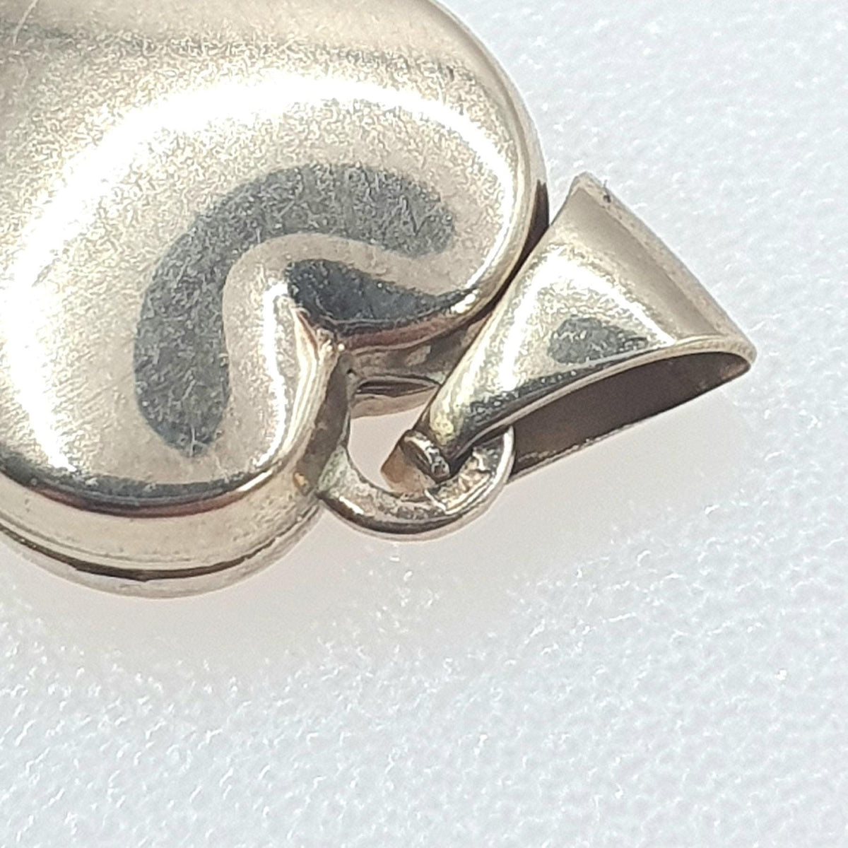 Vintage 9ct Gold Tiny Heart Locket Very Small Petite Embossed All Solid 9k 9kt Retro Womens Jewelry Jewellery