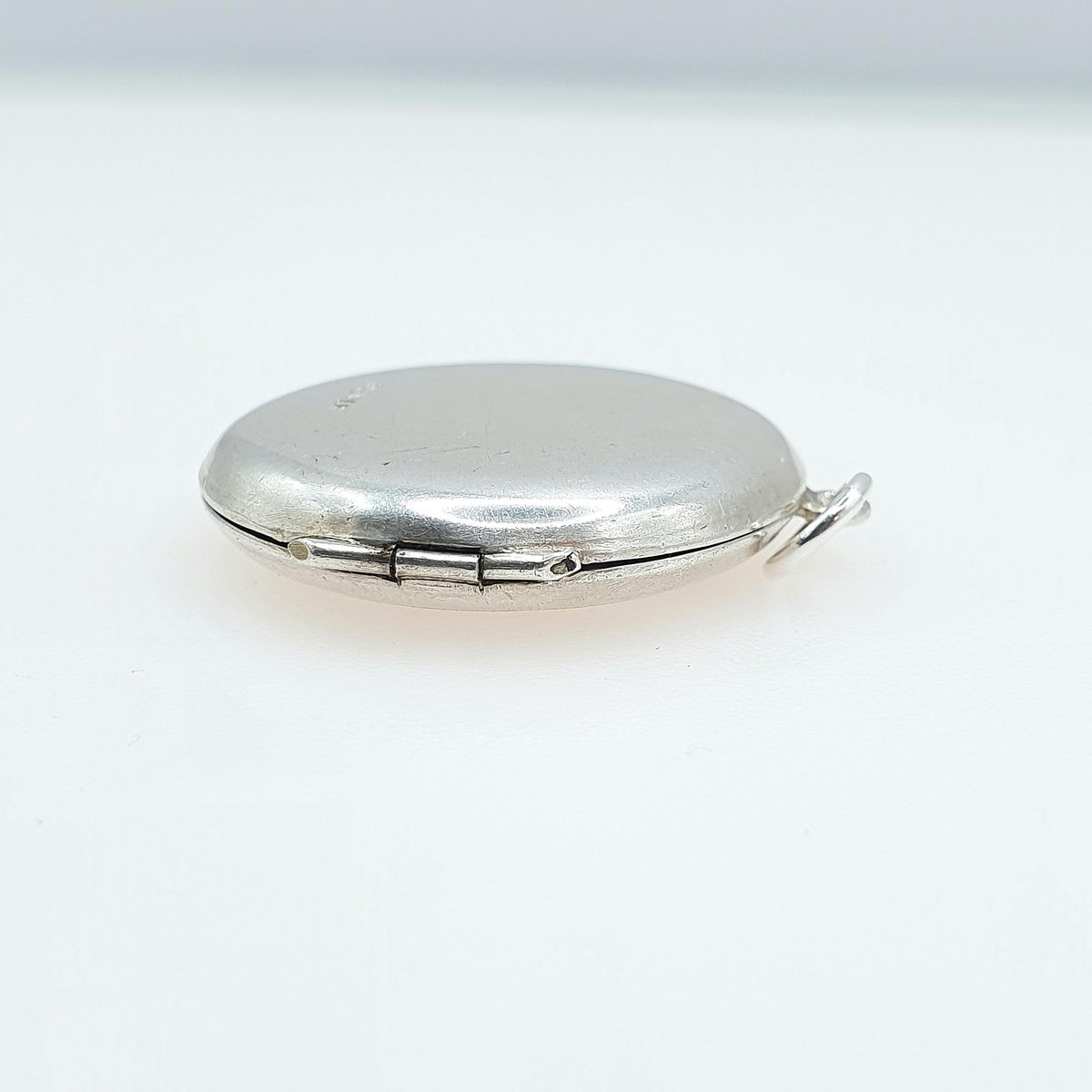 Antique Art Deco Solid Silver Locket Round Circle Vertical Zig Zag Pattern Necklace Pendant Vintage Jewellery Womens Jewelry