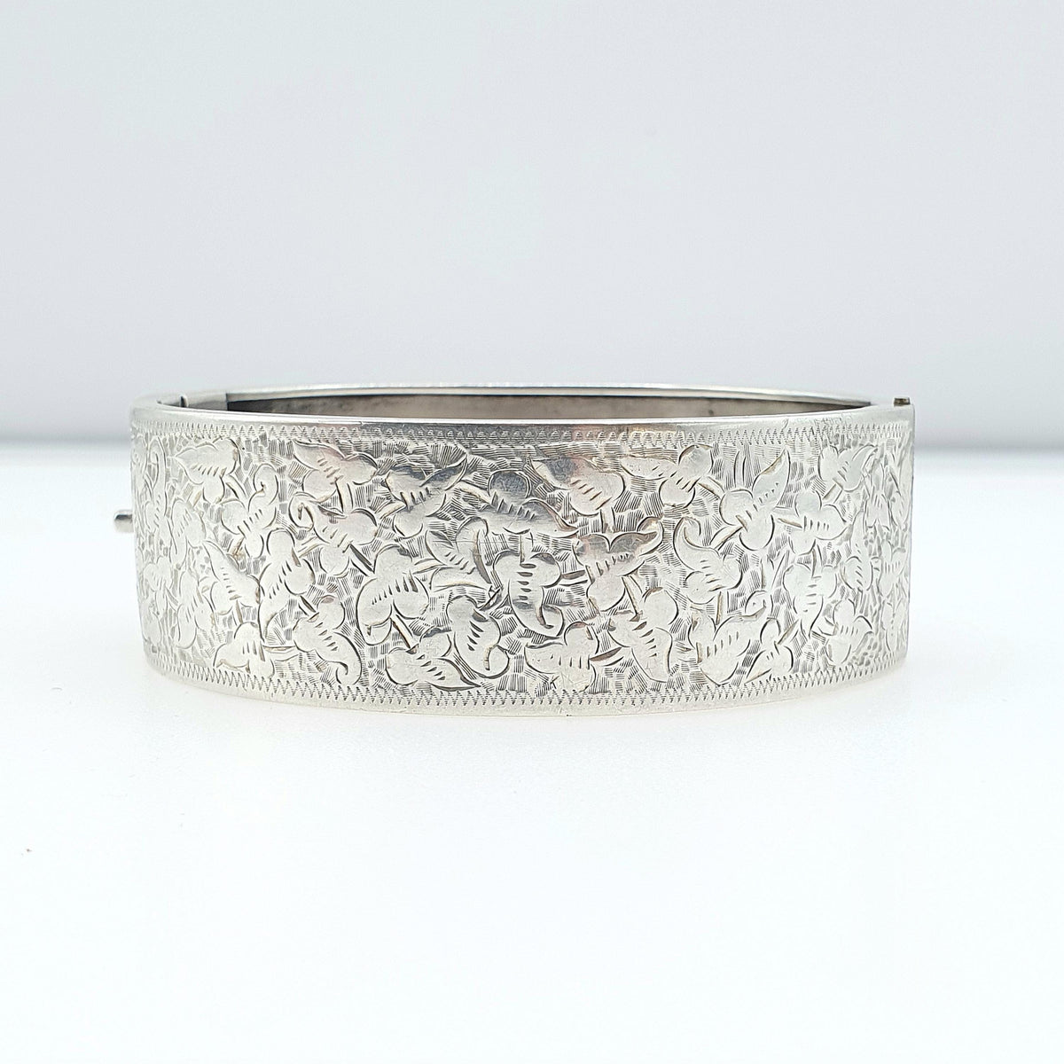 Antique Victorian Solid Silver Snap Bangle Bracelet Leaf Hand Engraved Wide Thick Vintage Womens Jewelry Jewellery