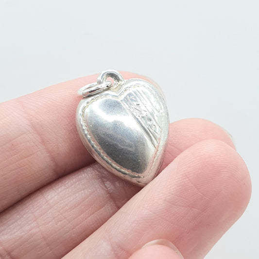 Antique Solid Silver Heart Charm Pendant Love Gift Romantic Embossed Womens Hollow Core Mens Jewelry Vintage Jewellery