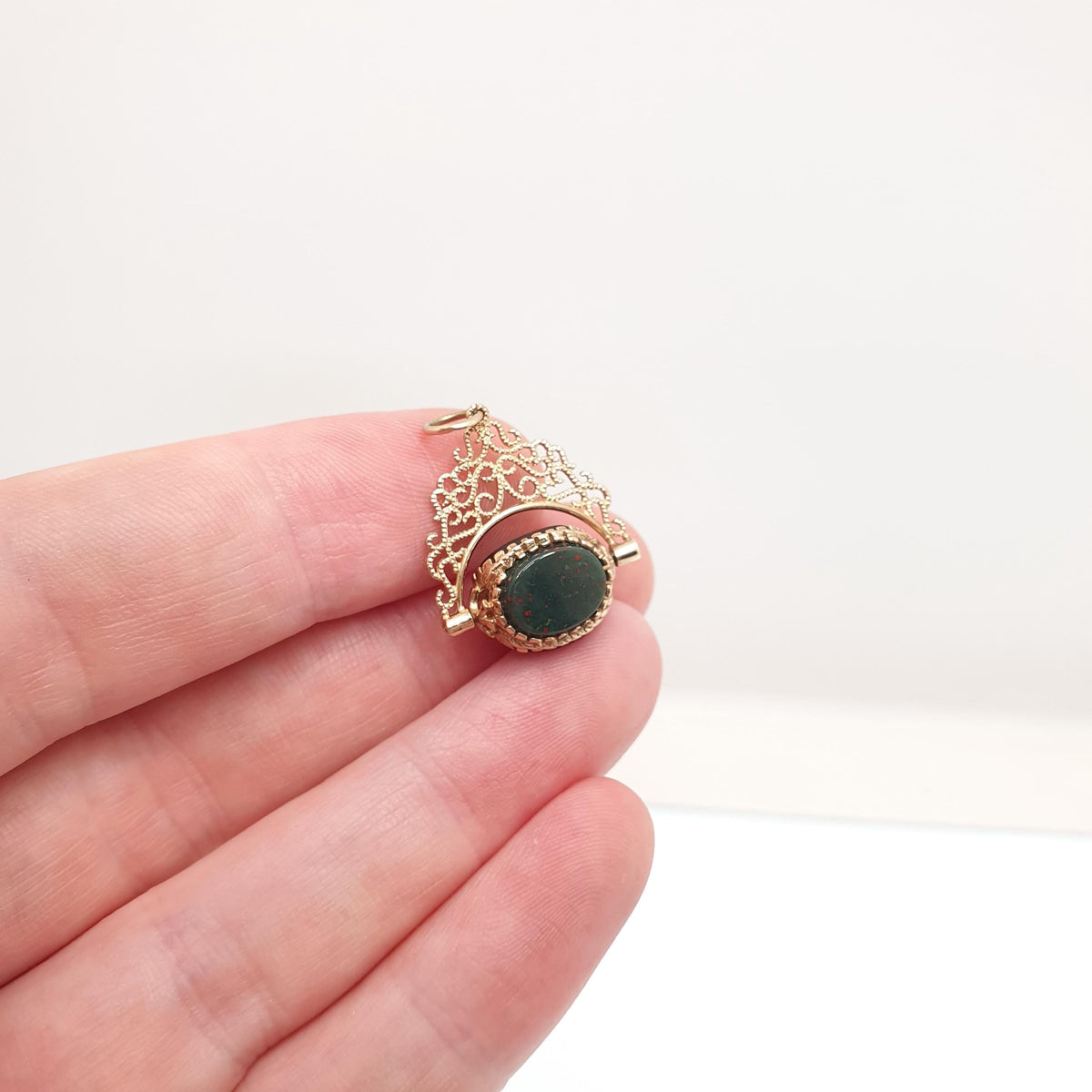 Vintage 9ct 9k Gold Spinner Fob Pendant Bloodstone Onyx Carnelian Necklace Victorian Style Jewelry Jewellery