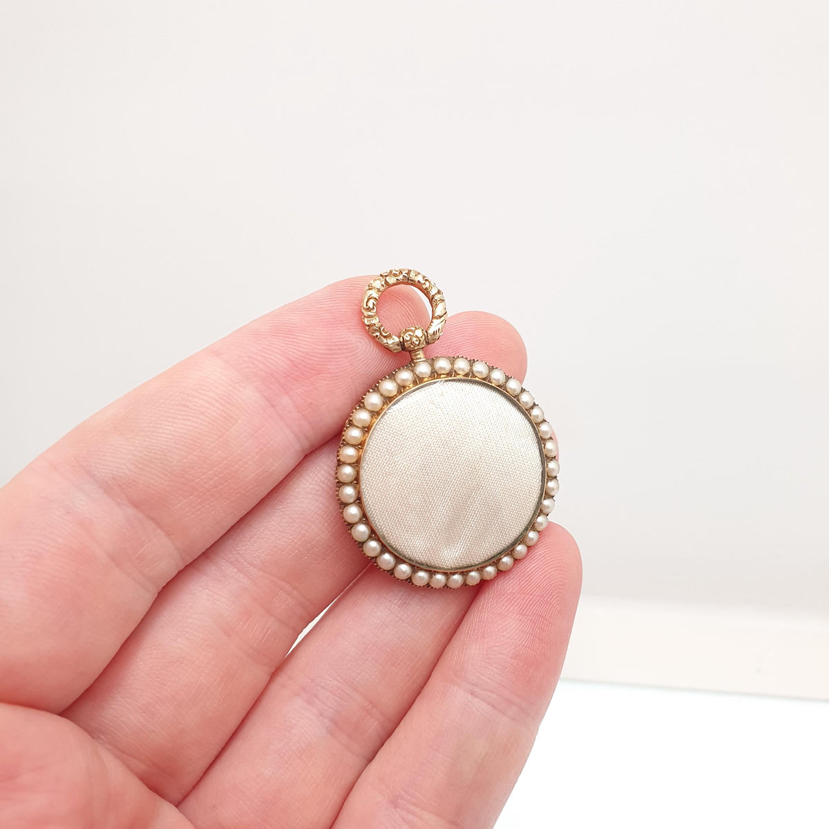 Antique 14k Gold Seed Pearl Locket Victorian Chased Solid 14kt 585 Round Circle Pocket Watch Style Yellow Vintage Jewelry Jewellery
