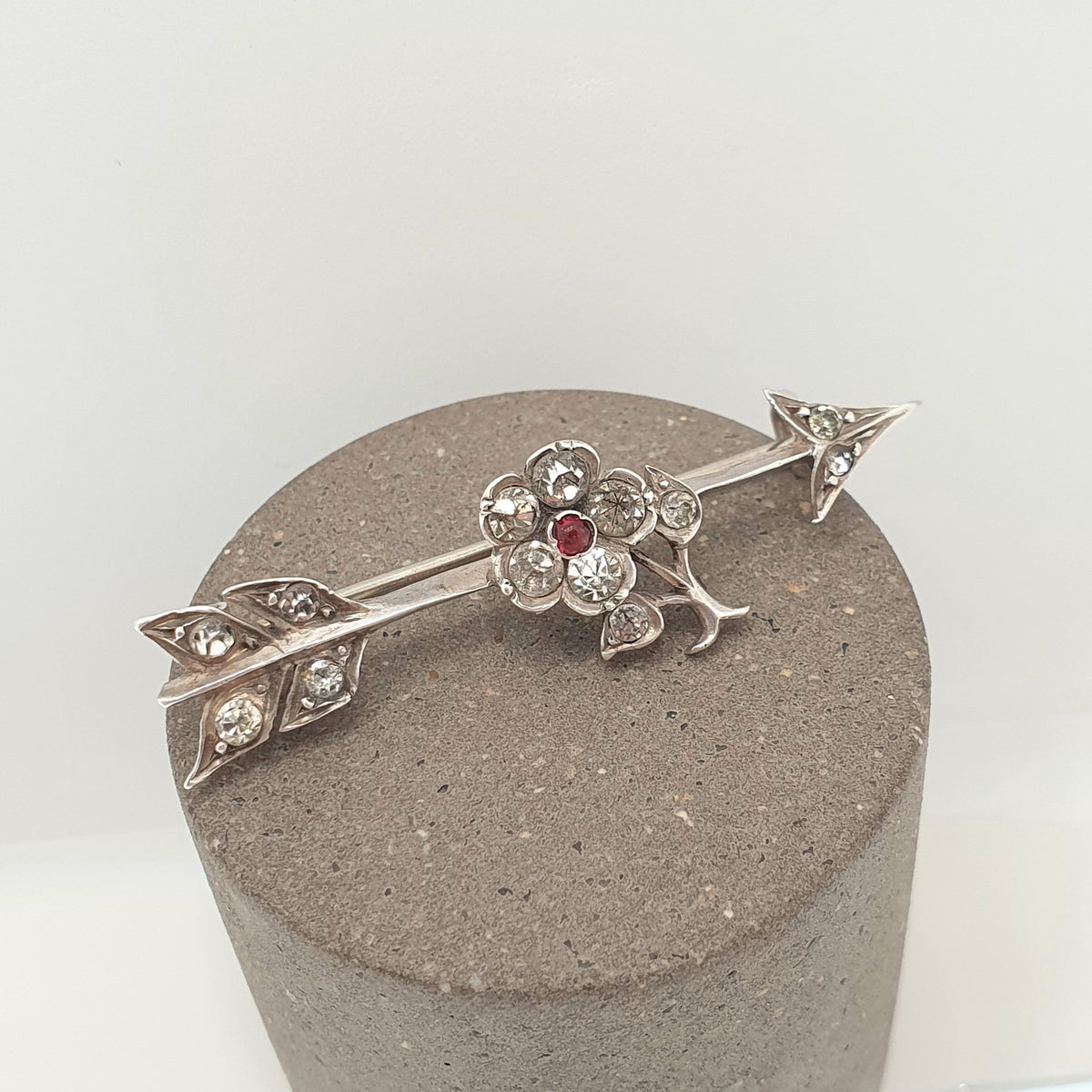 Antique Solid Silver Diamond Paste Arrow Brooch Flower Pin Victorian Bow Flight Feather Vintage Shooting Archery Jewelry Jewellery