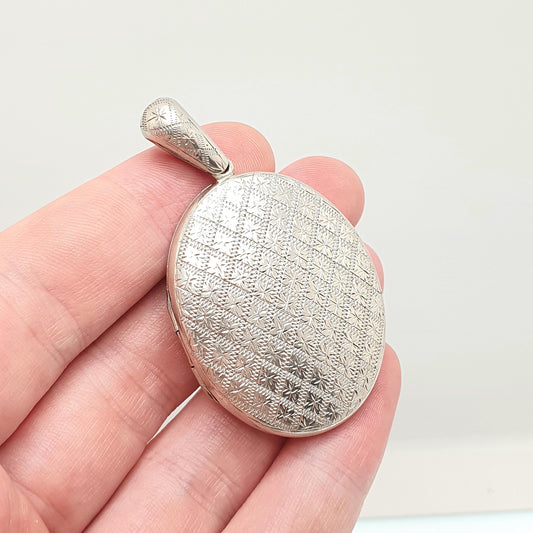 Antique Victorian Solid Silver Locket Large Oval Chequered Star Engraved on Both Sides Photo Picture Vintage Womens Jewelry Jewellery