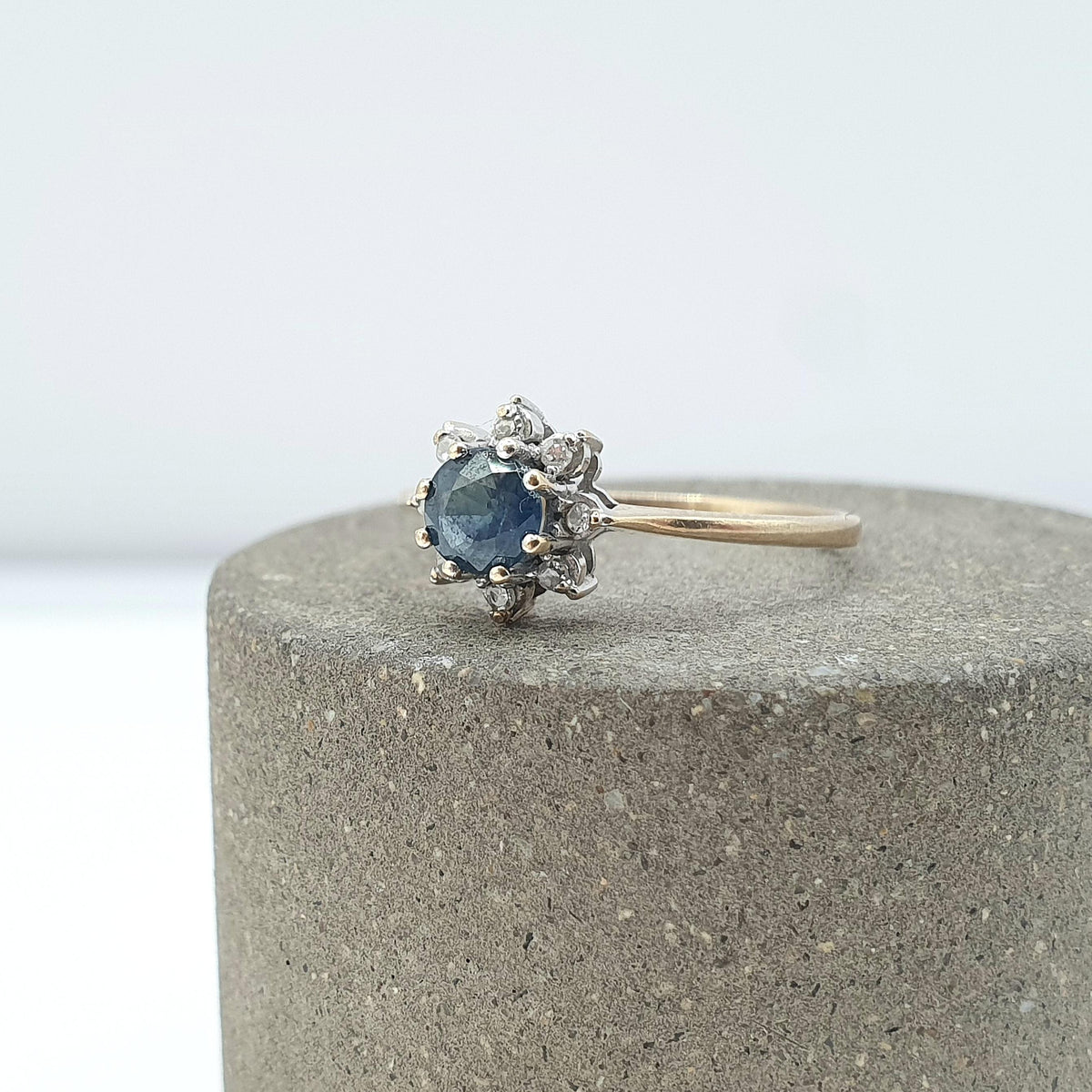 Vintage 9ct Gold Sapphire & Diamond Halo Ring Cluster Solid 9k 9kt Round Cut Blue Gemstone Retro Womens Jewelry Jewellery UK K.5 US 5.5