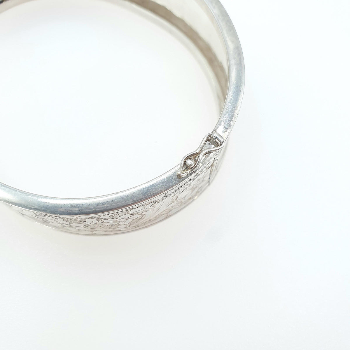Antique Solid Silver Flower Engraved Snap Bangle Bracelet Art Nouveau Design 31.95g Vintage 1920s 800 6.5cm 2.5” Womens Jewelry Jewellery