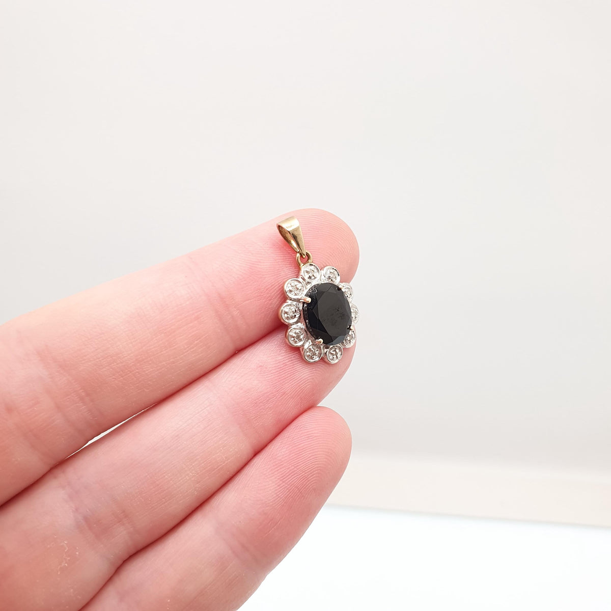 Vintage 9ct Gold Onyx & Diamond Necklace Pendant Solid 9k 375 Cluster Halo Black Oval Cut Women Jewelry Jewellery