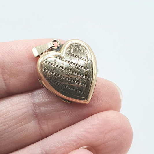 Antique 9ct Gold Heart Locket 9k 9kt Back and Front Chequered Grid Pattern Necklace Keepsake Love Jewelry Womens Jewellery