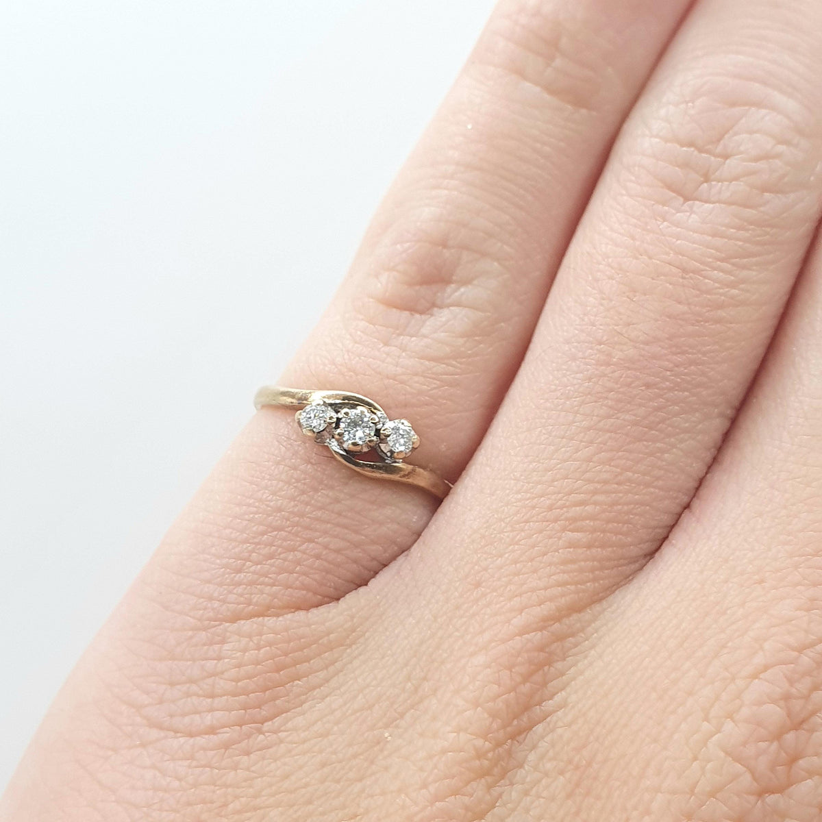 Vintage 9ct Gold Diamond Trilogy Ring Solid 9k 9kt Crossover Natural Diamonds Engagement Womens Vintage Jewelry Jewellery UK H.5 US 4
