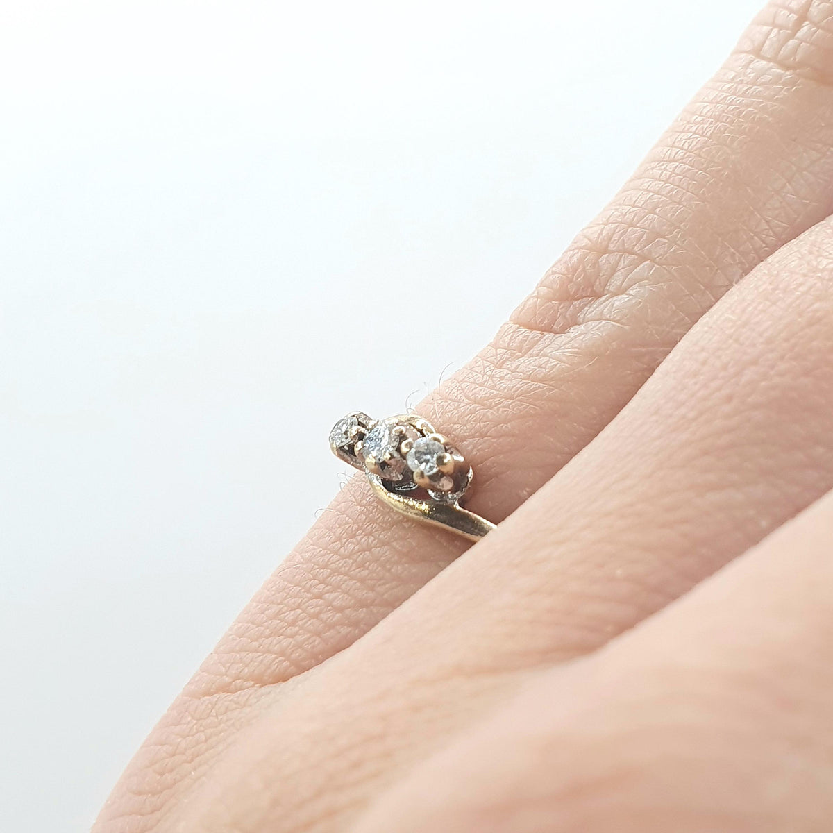 Vintage 9ct Gold Diamond Trilogy Ring Solid 9k 9kt Crossover Natural Diamonds Engagement Womens Vintage Jewelry Jewellery UK H.5 US 4
