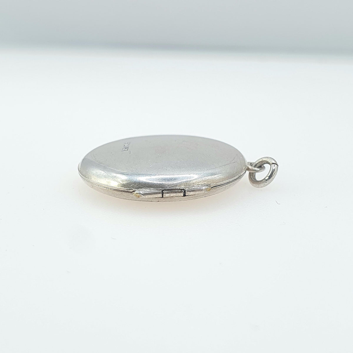 Antique Art Deco Solid Silver Locket Round Circle Vertical Zig Zag Pattern 1920s Necklace Pendant Vintage Jewellery Jewelry