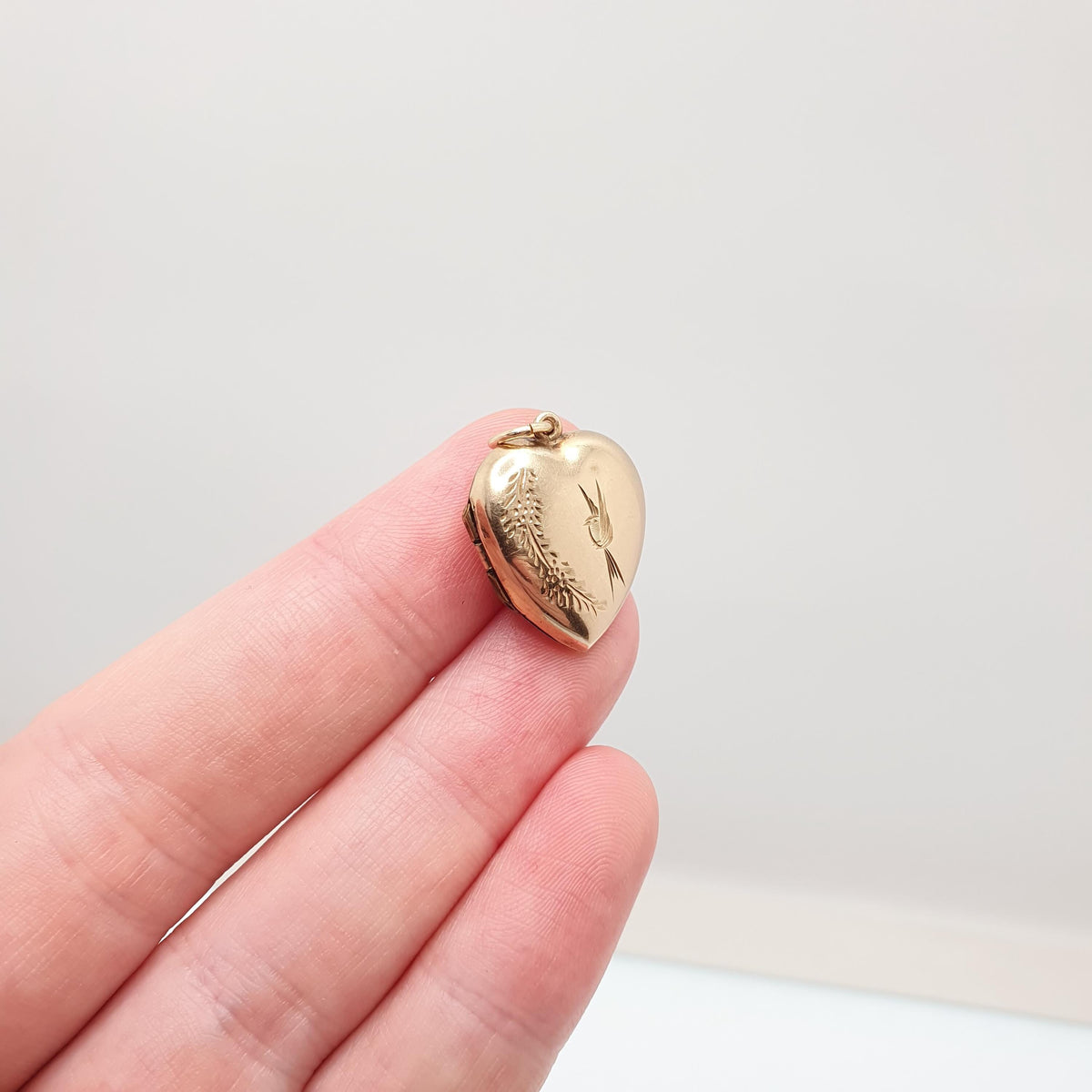Antique 9ct Gold Bird Engraved Heart Locket 9k 9kt Back and Front Pendant Necklace Vintage Jewelry Womens Jewellery