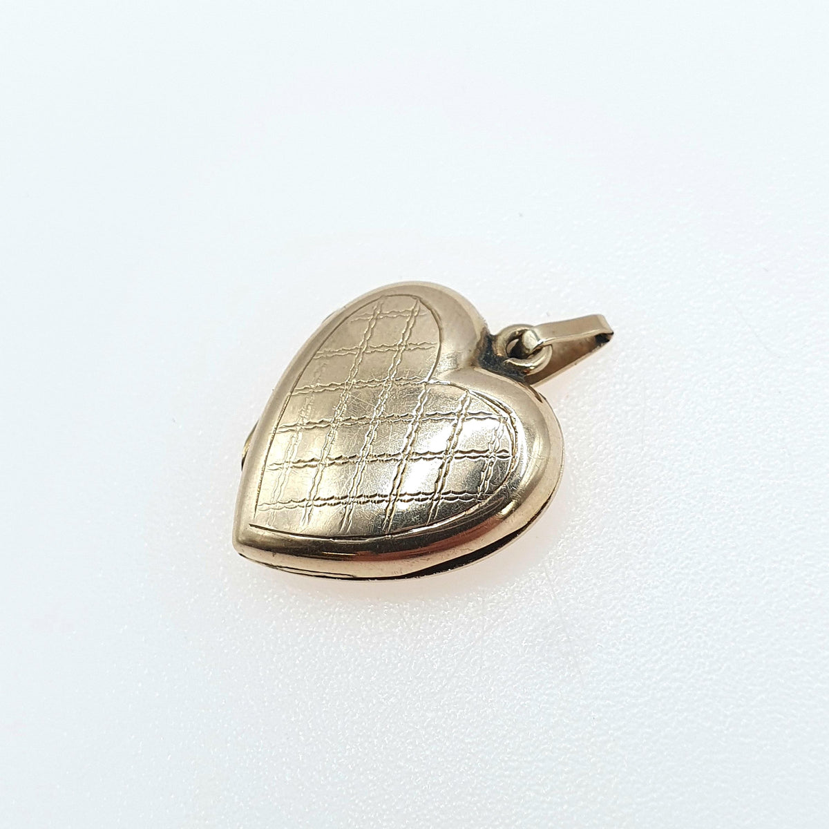 Antique 9ct Gold Heart Locket 9k 9kt Back and Front Chequered Grid Pattern Necklace Keepsake Love Jewelry Womens Jewellery