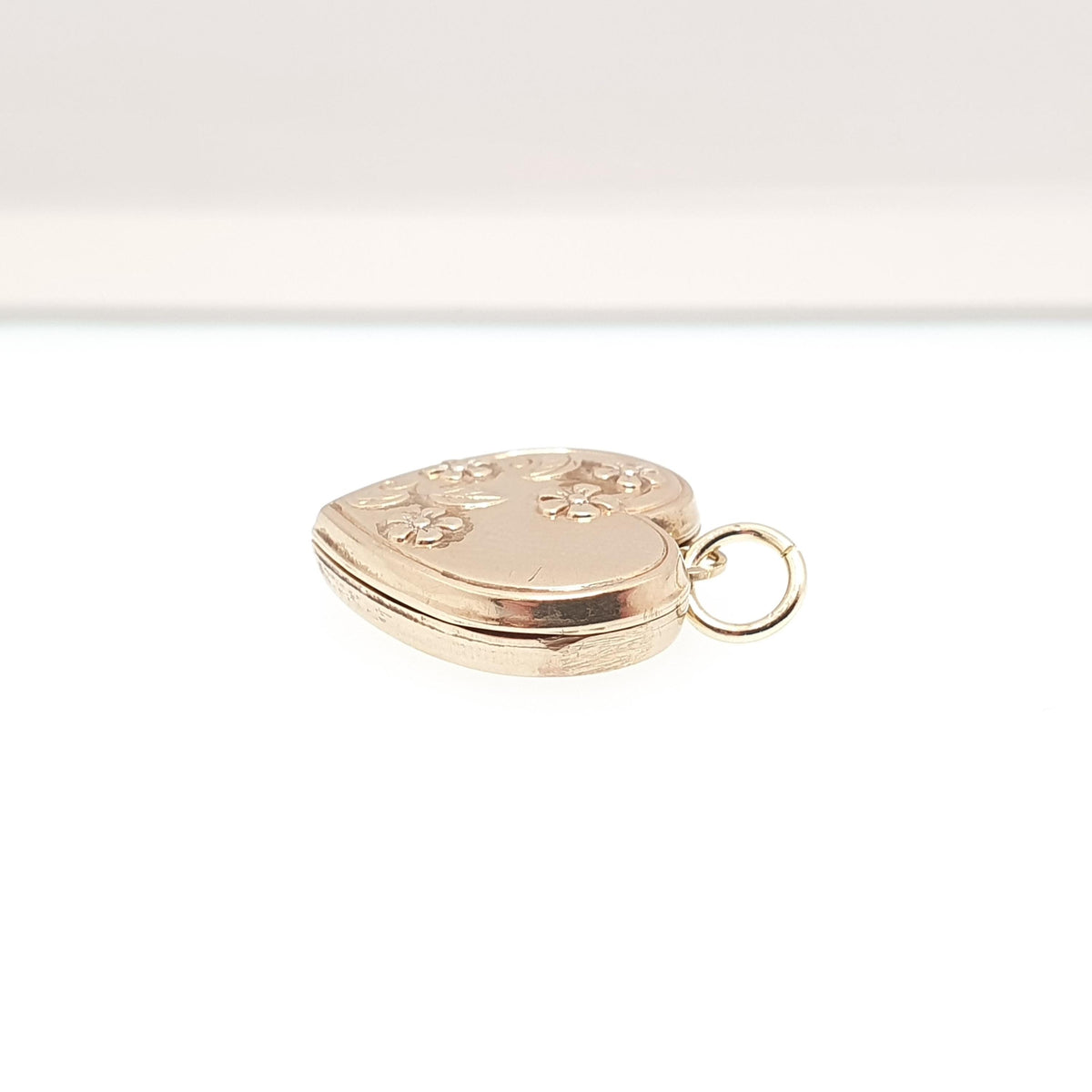 Vintage Solid 9k 375 Gold Heart Locket All 9ct 9 Carat Necklace Cute Engraved Photo Picture Pendant Retro Womens Jewelry Jewellery