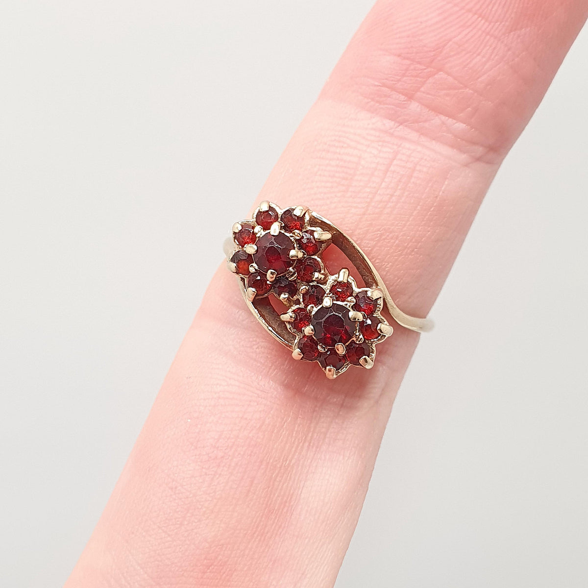 Vintage 9k 9ct Gold Garnet Ring Crossover Cluster Bohemian Style Solid 9kt 375 Hallmarked Crimson Pyrope Jewelry Jewellery UK S US 9