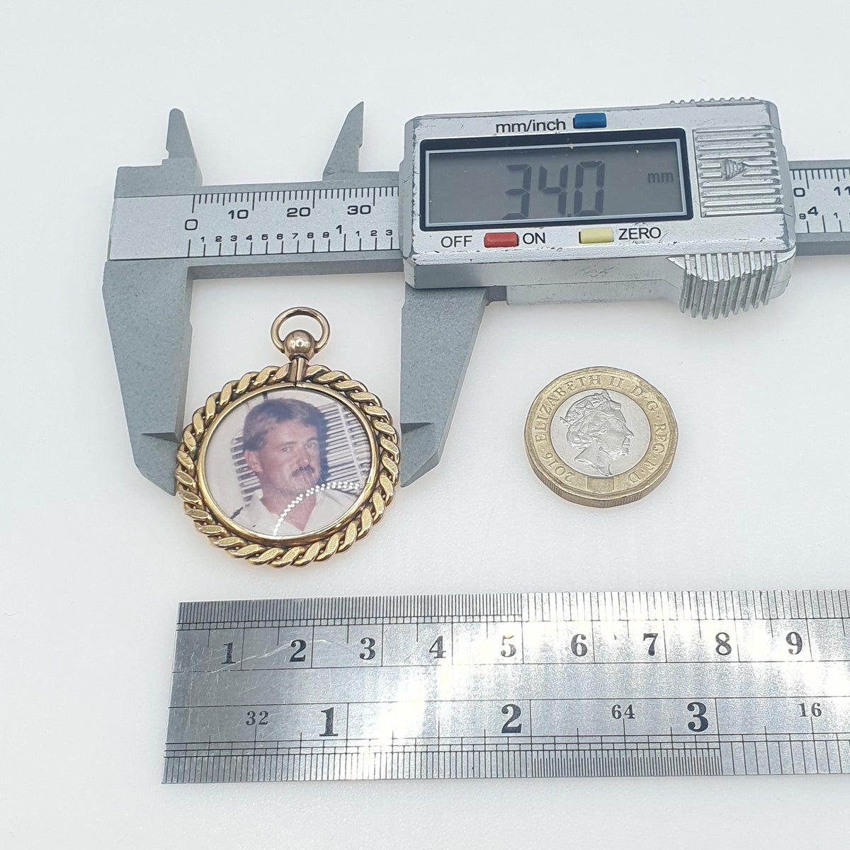 Antique Rolled Gold Locket Pendant Curb Link Border Double Sided Gold Filled Necklace Vintage Picture Womens Jewelry Jewellery