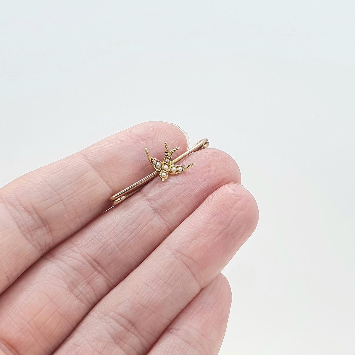 Antique Victorian 9ct Gold Seed Pearl Bird Brooch Swift Swallow Solid 9k 9kt Safety Pin Womens Vintage Jewelry Jewellery